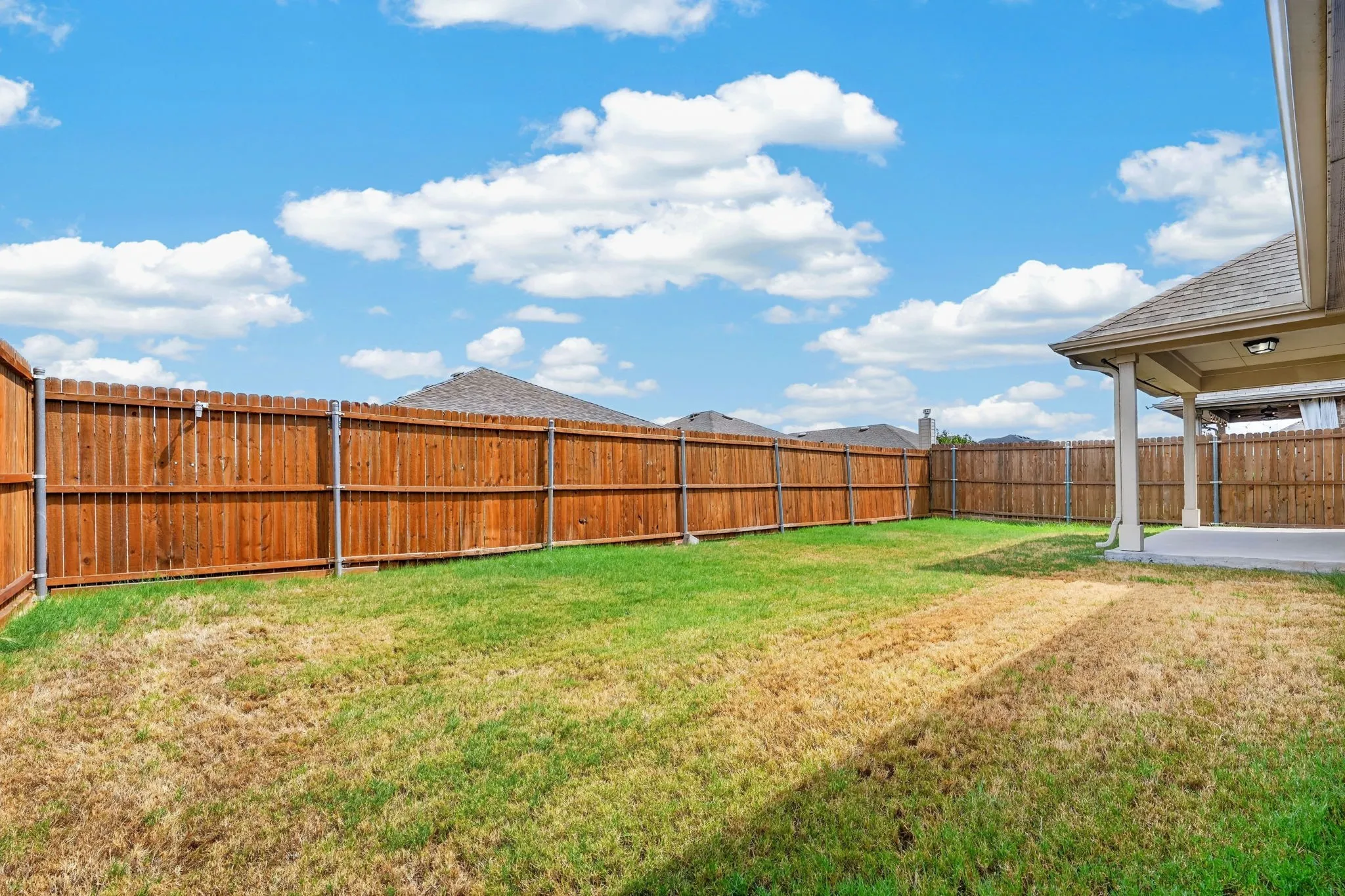 Single Family Residence For Sale in Denton County , 725 Bird Creek Drive, Little Elm, Texas 75068, 3 Bedroom, 2 Bathroom, 2 Garage spaces, 2,025 Sqft, built in 2017, mls#21378232, Real Estate Agent in Little Elm, Homes For Sale in Denton county, Homes For Sale in Little Elm, Realtor in Little Elm Texas, Real Estate Brokerage Independent Realty Texas, Luminita Cordes Realtor