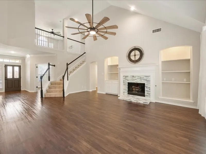 Single Family Residence For Sale in Tarrant County , 2014 Marie Weldon Lane, Arlington, Texas 76001, 4 Bedroom, 4 Bathroom, 2 Garage spaces, 2,819 Sqft, built in 2001, mls#21378244, Real Estate Agent in Arlington, Homes For Sale in Tarrant county, Homes For Sale in Arlington, Realtor in Arlington Texas, Real Estate Brokerage Independent Realty Texas, Luminita Cordes Realtor