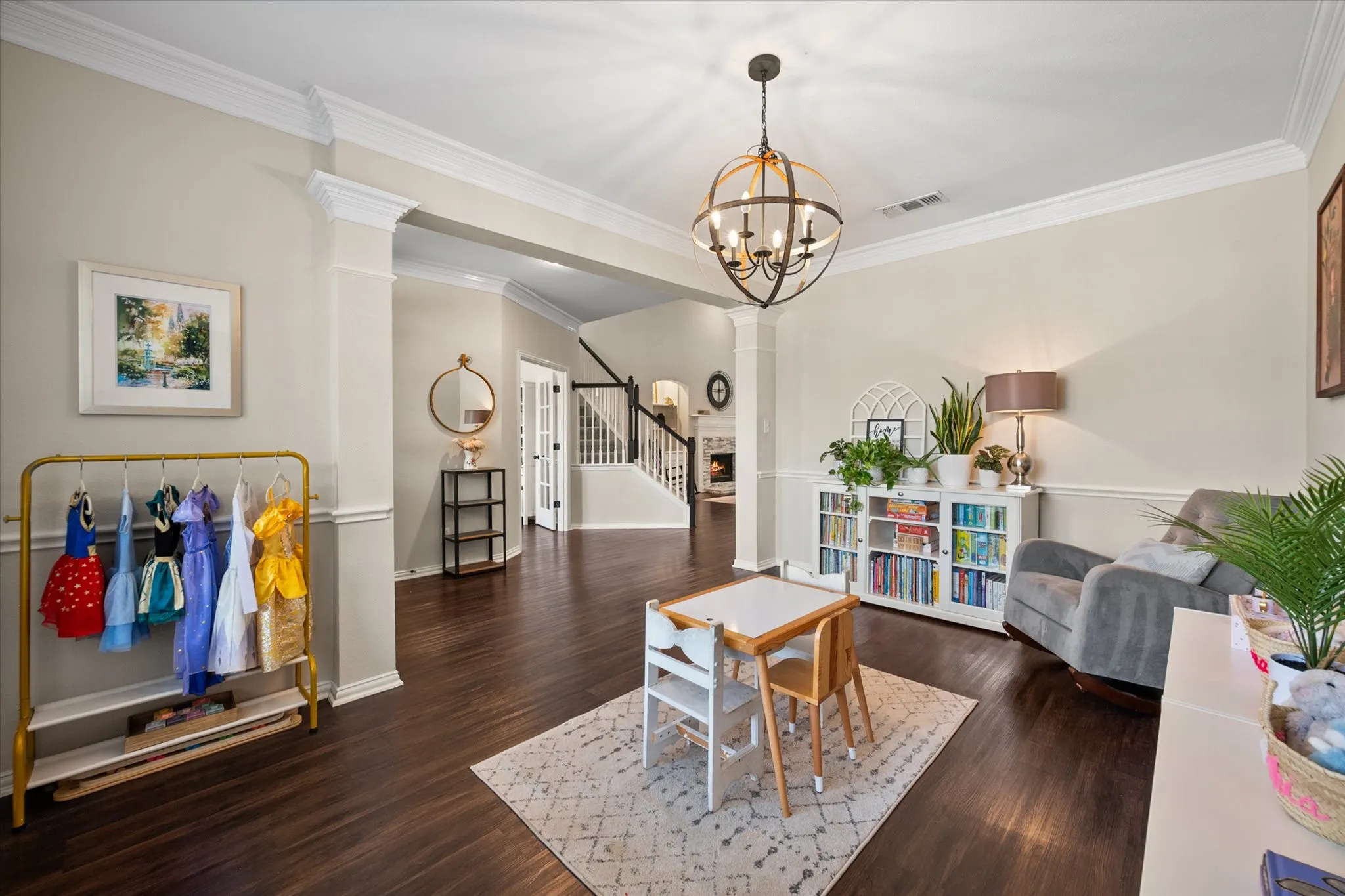 Single Family Residence For Sale in Tarrant County , 2014 Marie Weldon Lane, Arlington, Texas 76001, 4 Bedroom, 4 Bathroom, 2 Garage spaces, 2,819 Sqft, built in 2001, mls#21378244, Real Estate Agent in Arlington, Homes For Sale in Tarrant county, Homes For Sale in Arlington, Realtor in Arlington Texas, Real Estate Brokerage Independent Realty Texas, Luminita Cordes Realtor