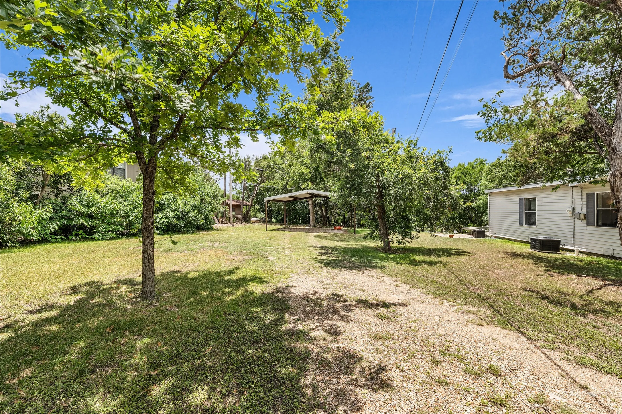 Single Family Residence For Sale in Bosque County , 279 County Road 1710, Clifton, Texas 76634, 3 Bedroom, 3 Bathroom, Garage spaces, 2,906 Sqft, built in 1960, mls#21363994, Real Estate Agent in Clifton, Homes For Sale in Bosque county, Homes For Sale in Clifton, Realtor in Clifton Texas, Real Estate Brokerage Independent Realty Texas, Luminita Cordes Realtor
