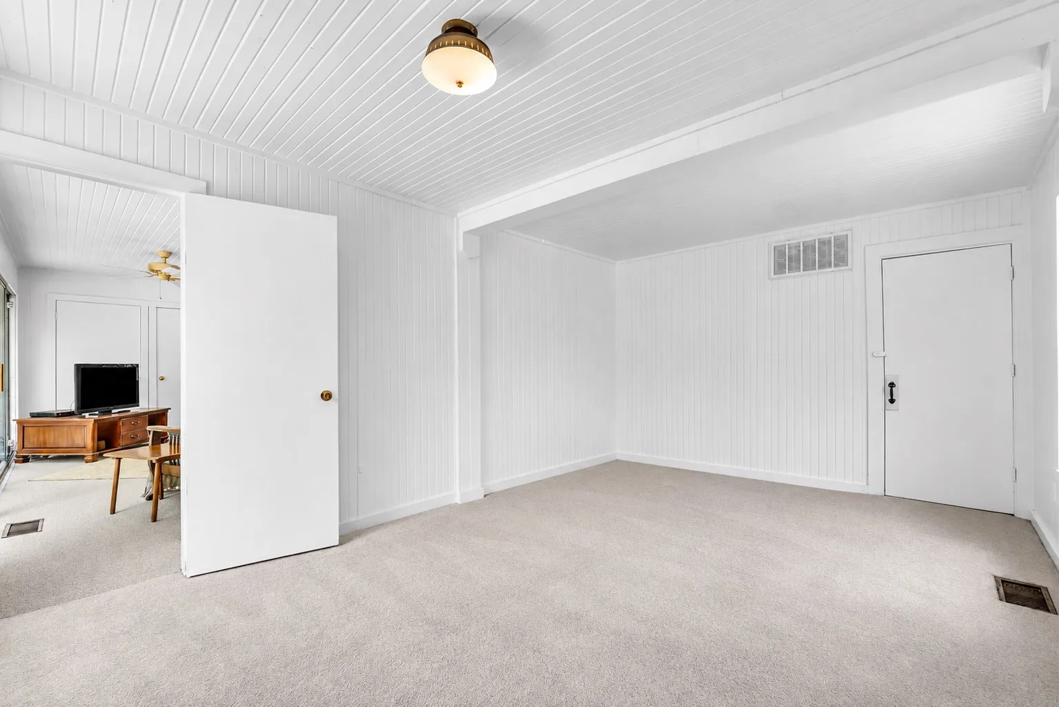 Single Family Residence For Sale in Bosque County , 279 County Road 1710, Clifton, Texas 76634, 3 Bedroom, 3 Bathroom, Garage spaces, 2,906 Sqft, built in 1960, mls#21363994, Real Estate Agent in Clifton, Homes For Sale in Bosque county, Homes For Sale in Clifton, Realtor in Clifton Texas, Real Estate Brokerage Independent Realty Texas, Luminita Cordes Realtor
