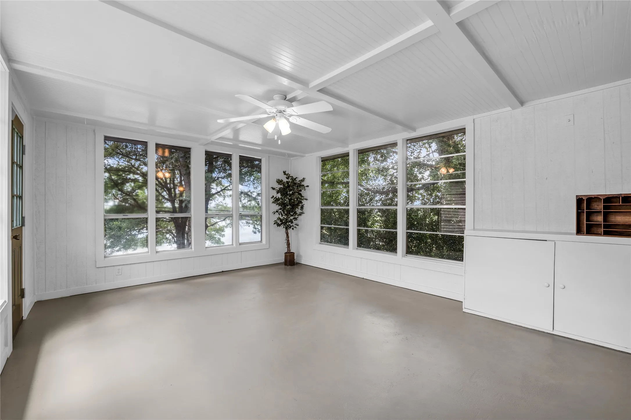 Single Family Residence For Sale in Bosque County , 279 County Road 1710, Clifton, Texas 76634, 3 Bedroom, 3 Bathroom, Garage spaces, 2,906 Sqft, built in 1960, mls#21363994, Real Estate Agent in Clifton, Homes For Sale in Bosque county, Homes For Sale in Clifton, Realtor in Clifton Texas, Real Estate Brokerage Independent Realty Texas, Luminita Cordes Realtor