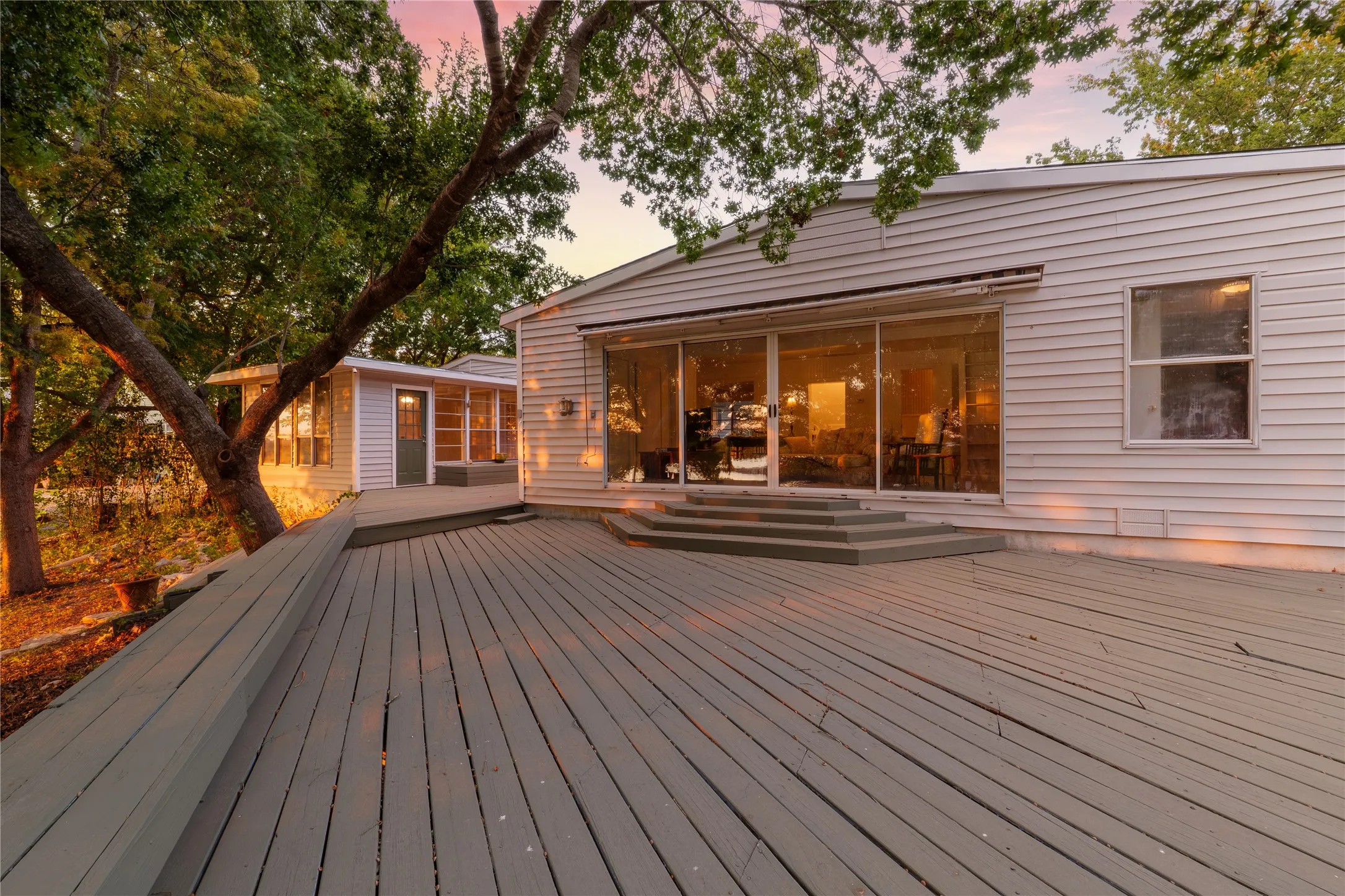 Single Family Residence For Sale in Bosque County , 279 County Road 1710, Clifton, Texas 76634, 3 Bedroom, 3 Bathroom, Garage spaces, 2,906 Sqft, built in 1960, mls#21363994, Real Estate Agent in Clifton, Homes For Sale in Bosque county, Homes For Sale in Clifton, Realtor in Clifton Texas, Real Estate Brokerage Independent Realty Texas, Luminita Cordes Realtor