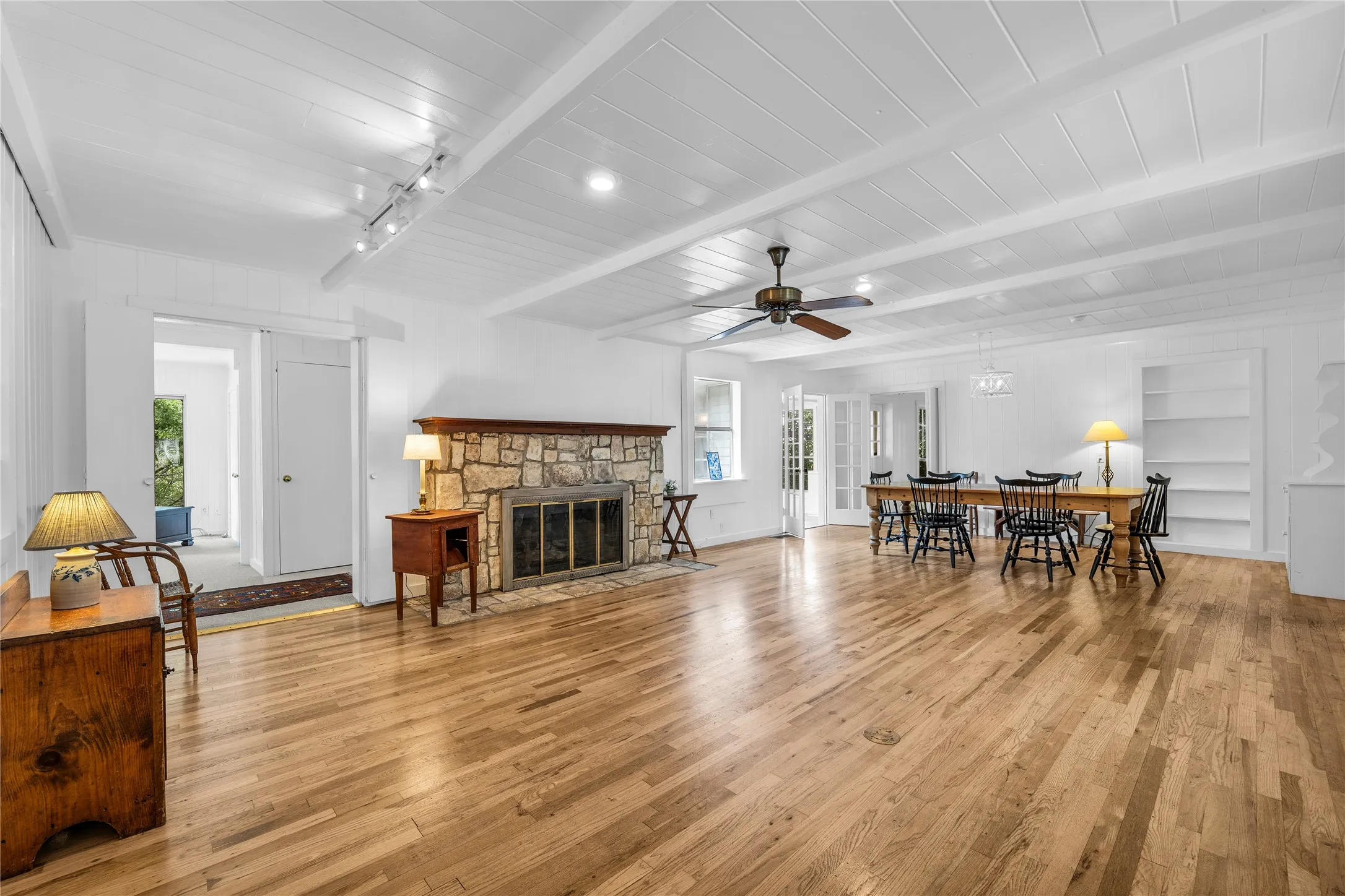 Single Family Residence For Sale in Bosque County , 279 County Road 1710, Clifton, Texas 76634, 3 Bedroom, 3 Bathroom, Garage spaces, 2,906 Sqft, built in 1960, mls#21363994, Real Estate Agent in Clifton, Homes For Sale in Bosque county, Homes For Sale in Clifton, Realtor in Clifton Texas, Real Estate Brokerage Independent Realty Texas, Luminita Cordes Realtor