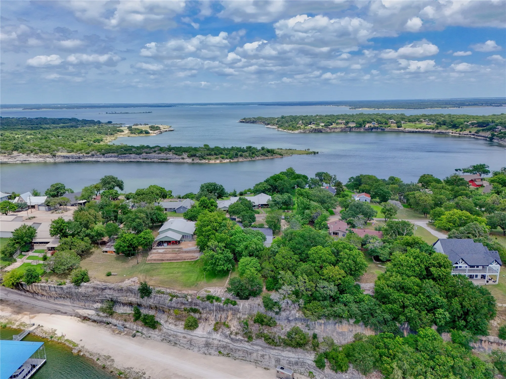 Single Family Residence For Sale in Bosque County , 279 County Road 1710, Clifton, Texas 76634, 3 Bedroom, 3 Bathroom, Garage spaces, 2,906 Sqft, built in 1960, mls#21363994, Real Estate Agent in Clifton, Homes For Sale in Bosque county, Homes For Sale in Clifton, Realtor in Clifton Texas, Real Estate Brokerage Independent Realty Texas, Luminita Cordes Realtor