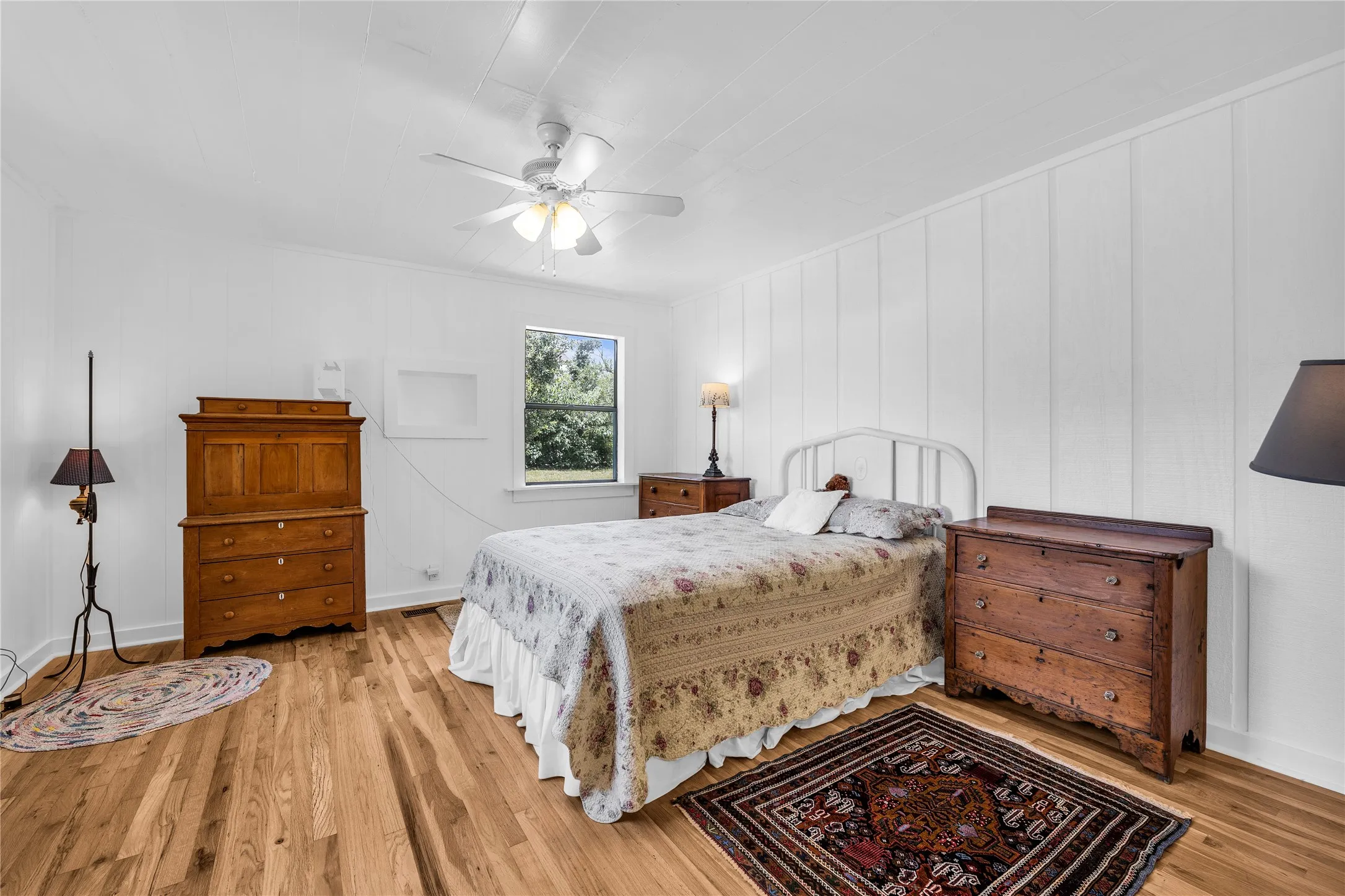 Single Family Residence For Sale in Bosque County , 279 County Road 1710, Clifton, Texas 76634, 3 Bedroom, 3 Bathroom, Garage spaces, 2,906 Sqft, built in 1960, mls#21363994, Real Estate Agent in Clifton, Homes For Sale in Bosque county, Homes For Sale in Clifton, Realtor in Clifton Texas, Real Estate Brokerage Independent Realty Texas, Luminita Cordes Realtor