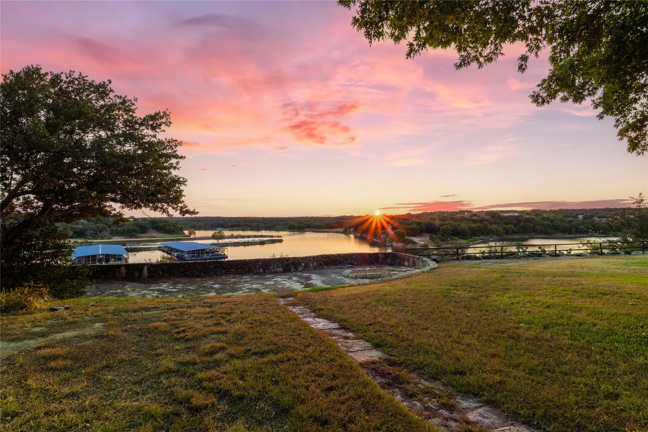 Single Family Residence For Sale in Bosque County , 279 County Road 1710, Clifton, Texas 76634, 3 Bedroom, 3 Bathroom, Garage spaces, 2,906 Sqft, built in 1960, mls#21363994, Real Estate Agent in Clifton, Homes For Sale in Bosque county, Homes For Sale in Clifton, Realtor in Clifton Texas, Real Estate Brokerage Independent Realty Texas, Luminita Cordes Realtor