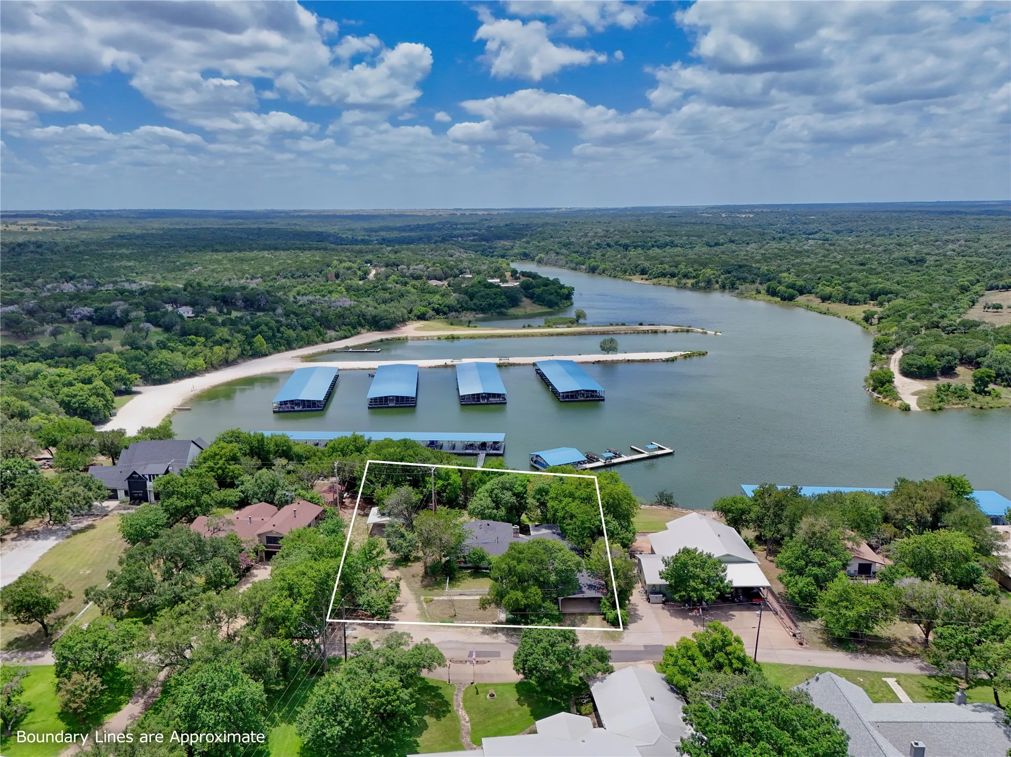 Single Family Residence For Sale in Bosque County , 279 County Road 1710, Clifton, Texas 76634, 3 Bedroom, 3 Bathroom, Garage spaces, 2,906 Sqft, built in 1960, mls#21363994, Real Estate Agent in Clifton, Homes For Sale in Bosque county, Homes For Sale in Clifton, Realtor in Clifton Texas, Real Estate Brokerage Independent Realty Texas, Luminita Cordes Realtor