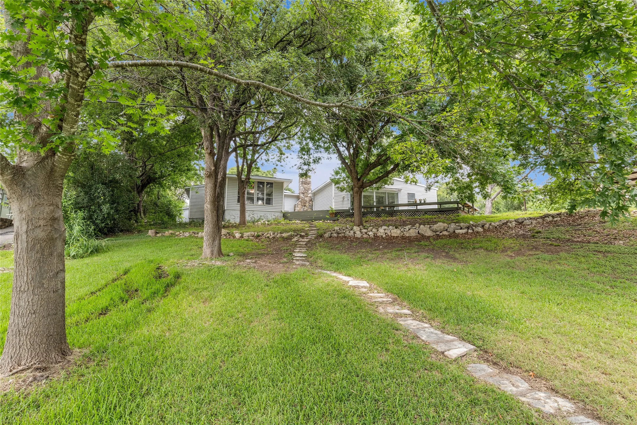 Single Family Residence For Sale in Bosque County , 279 County Road 1710, Clifton, Texas 76634, 3 Bedroom, 3 Bathroom, Garage spaces, 2,906 Sqft, built in 1960, mls#21363994, Real Estate Agent in Clifton, Homes For Sale in Bosque county, Homes For Sale in Clifton, Realtor in Clifton Texas, Real Estate Brokerage Independent Realty Texas, Luminita Cordes Realtor