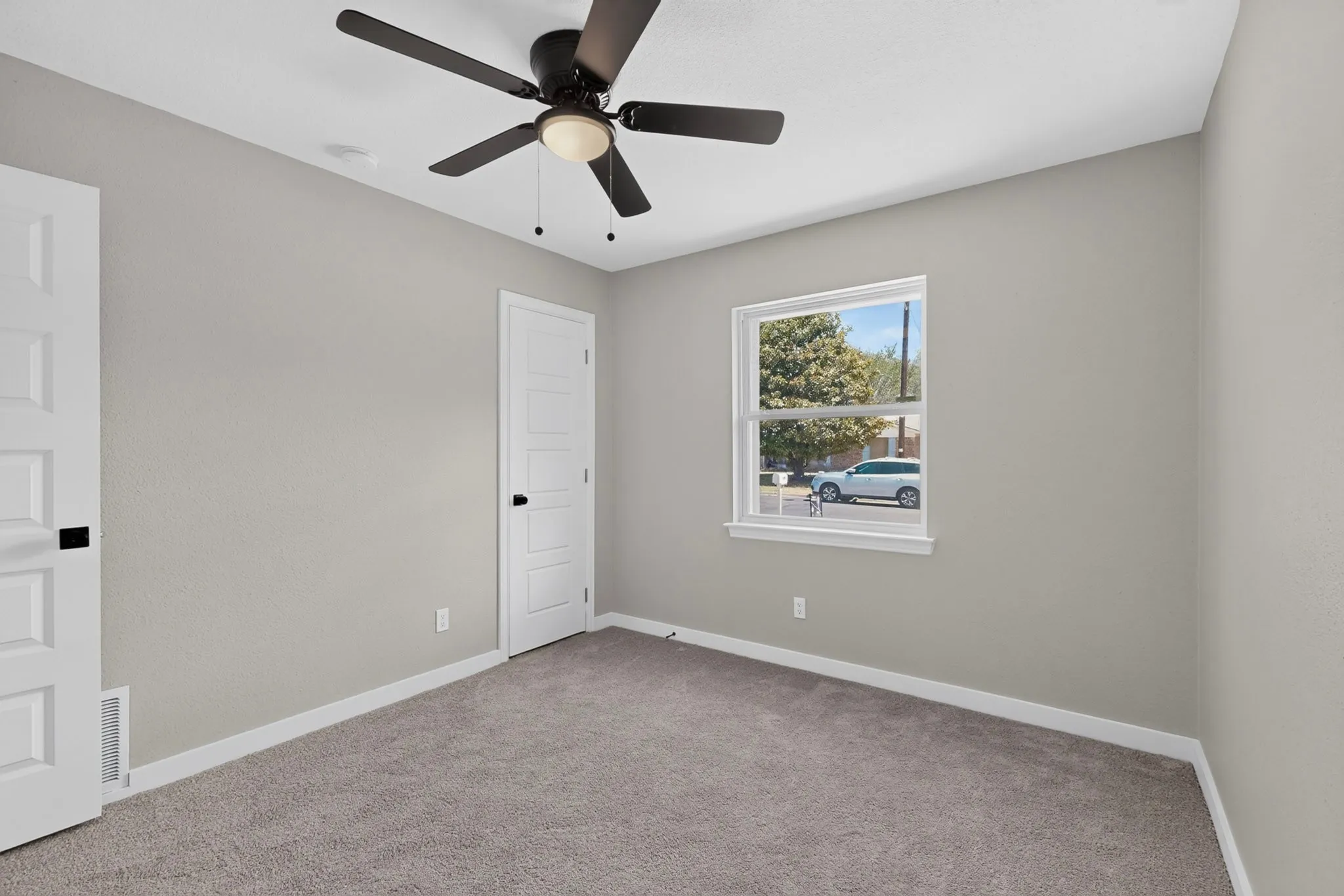 Single Family Residence For Sale in Dallas County , 661 Edgeglen Drive, Dallas, Texas 75217, 4 Bedroom, 3 Bathroom, Garage spaces, 1,497 Sqft, built in 1970, mls#21378189, Real Estate Agent in Dallas, Homes For Sale in Dallas county, Homes For Sale in Dallas, Realtor in Dallas Texas, Real Estate Brokerage Independent Realty Texas, Luminita Cordes Realtor