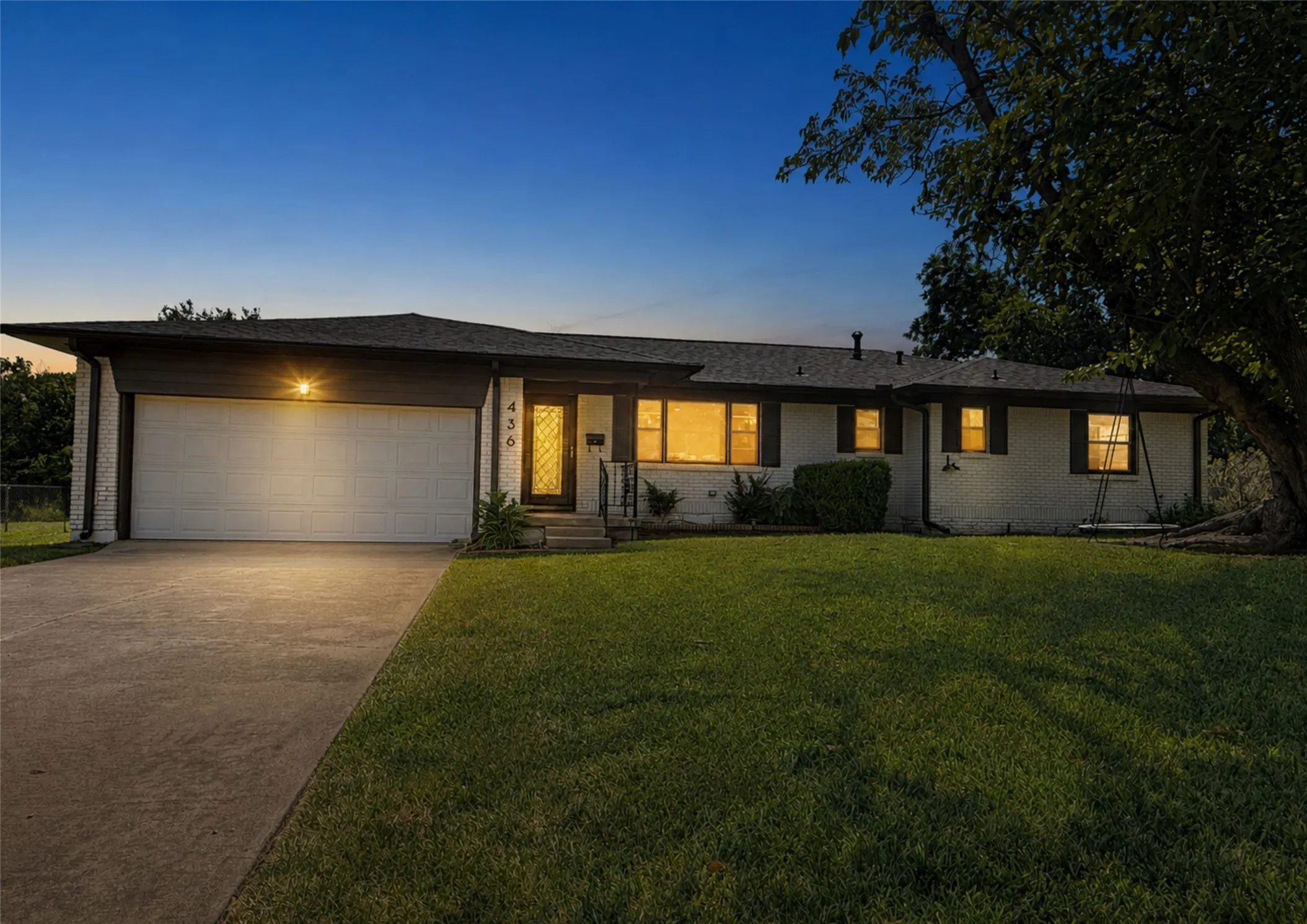 Single Family Residence For Rent in Denton County , 436 Degan Avenue, Lewisville, Texas 75057, 3 Bedroom, 2 Bathroom, 2 Garage spaces, 1,500 Sqft, built in 1970, mls#21378249, Real Estate Agent in Lewisville, Homes For Rent in Denton county, Homes For Rent in Lewisville, Realtor in Lewisville Texas, Real Estate Brokerage Independent Realty Texas, Luminita Cordes Realtor