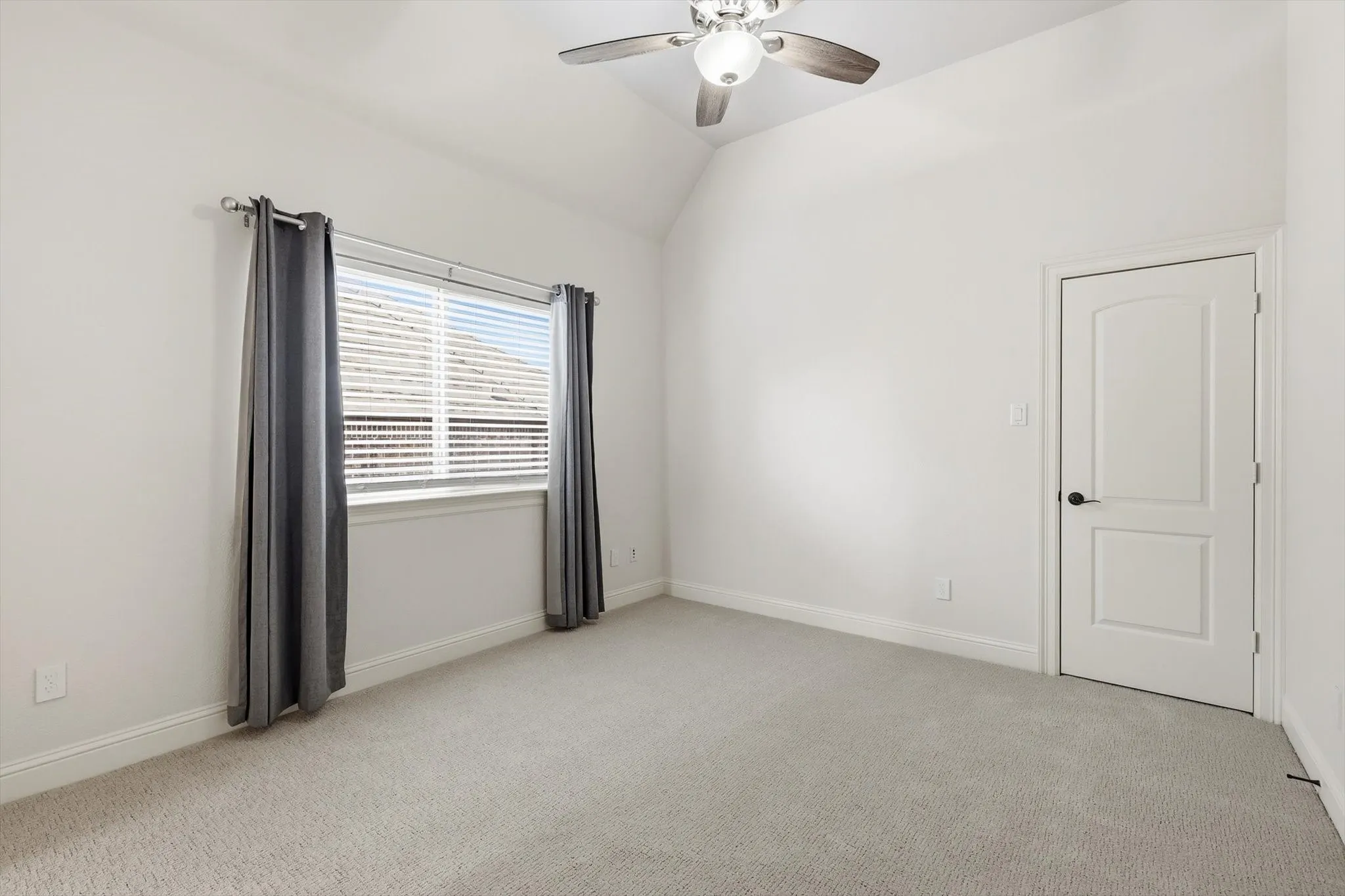 Single Family Residence For Rent in Tarrant County , 420 Silverado Trail, Keller, Texas 76248, 4 Bedroom, 4 Bathroom, 3 Garage spaces, 4,471 Sqft, built in 2008, mls#21378251, Real Estate Agent in Keller, Homes For Rent in Tarrant county, Homes For Rent in Keller, Realtor in Keller Texas, Real Estate Brokerage Independent Realty Texas, Luminita Cordes Realtor