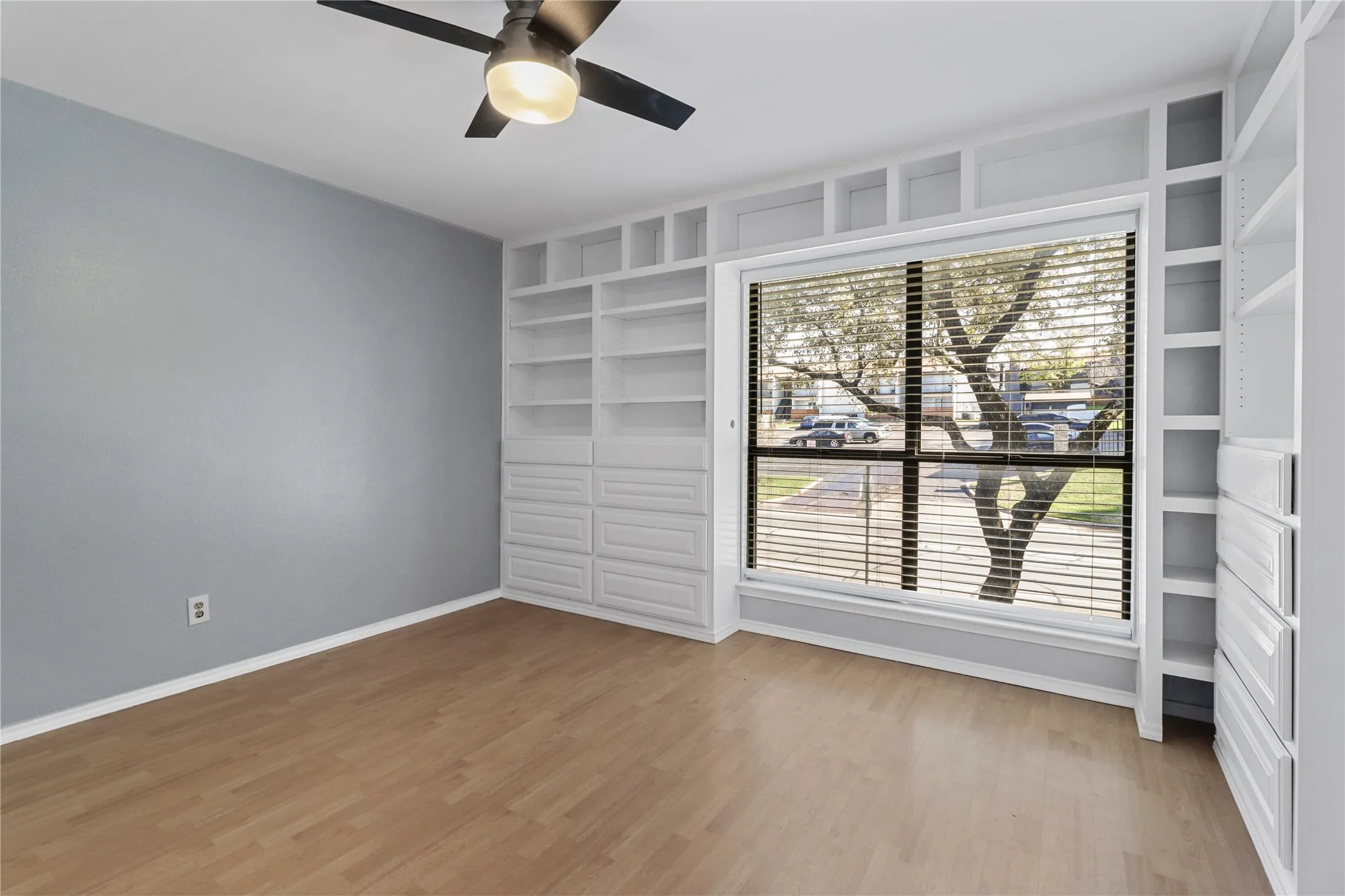 Condominium For Rent in Tarrant County , 2101 Park Willow Lane B, Arlington, Texas 76011, 2 Bedroom, 2 Bathroom, Garage spaces, 1,056 Sqft, built in 1981, mls#21378256, Real Estate Agent in Arlington, Homes For Rent in Tarrant county, Homes For Rent in Arlington, Realtor in Arlington Texas, Real Estate Brokerage Independent Realty Texas, Luminita Cordes Realtor