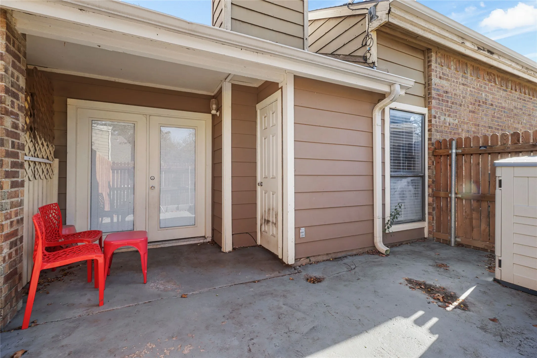 Condominium For Rent in Tarrant County , 2101 Park Willow Lane B, Arlington, Texas 76011, 2 Bedroom, 2 Bathroom, Garage spaces, 1,056 Sqft, built in 1981, mls#21378256, Real Estate Agent in Arlington, Homes For Rent in Tarrant county, Homes For Rent in Arlington, Realtor in Arlington Texas, Real Estate Brokerage Independent Realty Texas, Luminita Cordes Realtor
