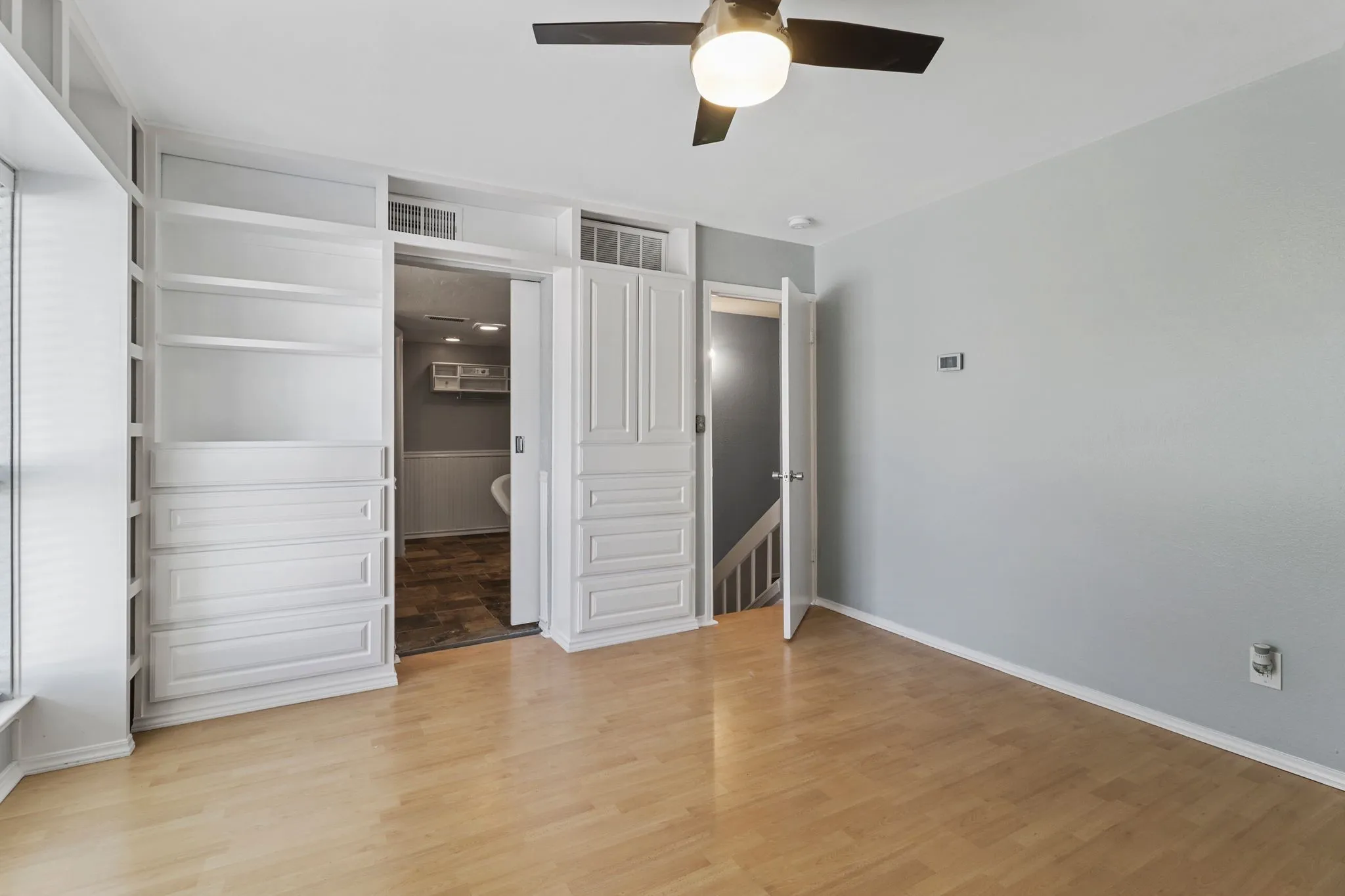 Condominium For Rent in Tarrant County , 2101 Park Willow Lane B, Arlington, Texas 76011, 2 Bedroom, 2 Bathroom, Garage spaces, 1,056 Sqft, built in 1981, mls#21378256, Real Estate Agent in Arlington, Homes For Rent in Tarrant county, Homes For Rent in Arlington, Realtor in Arlington Texas, Real Estate Brokerage Independent Realty Texas, Luminita Cordes Realtor