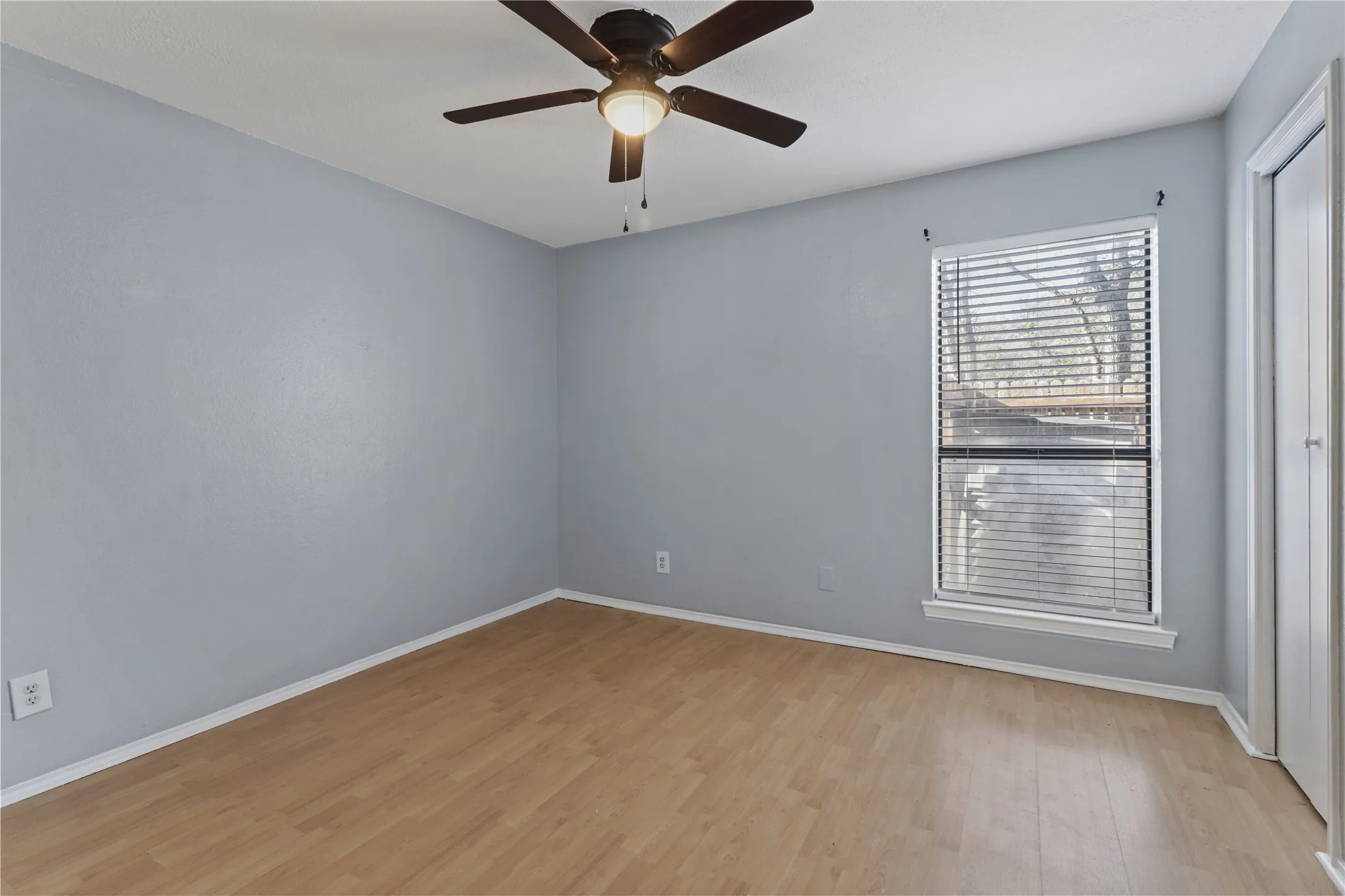 Condominium For Rent in Tarrant County , 2101 Park Willow Lane B, Arlington, Texas 76011, 2 Bedroom, 2 Bathroom, Garage spaces, 1,056 Sqft, built in 1981, mls#21378256, Real Estate Agent in Arlington, Homes For Rent in Tarrant county, Homes For Rent in Arlington, Realtor in Arlington Texas, Real Estate Brokerage Independent Realty Texas, Luminita Cordes Realtor