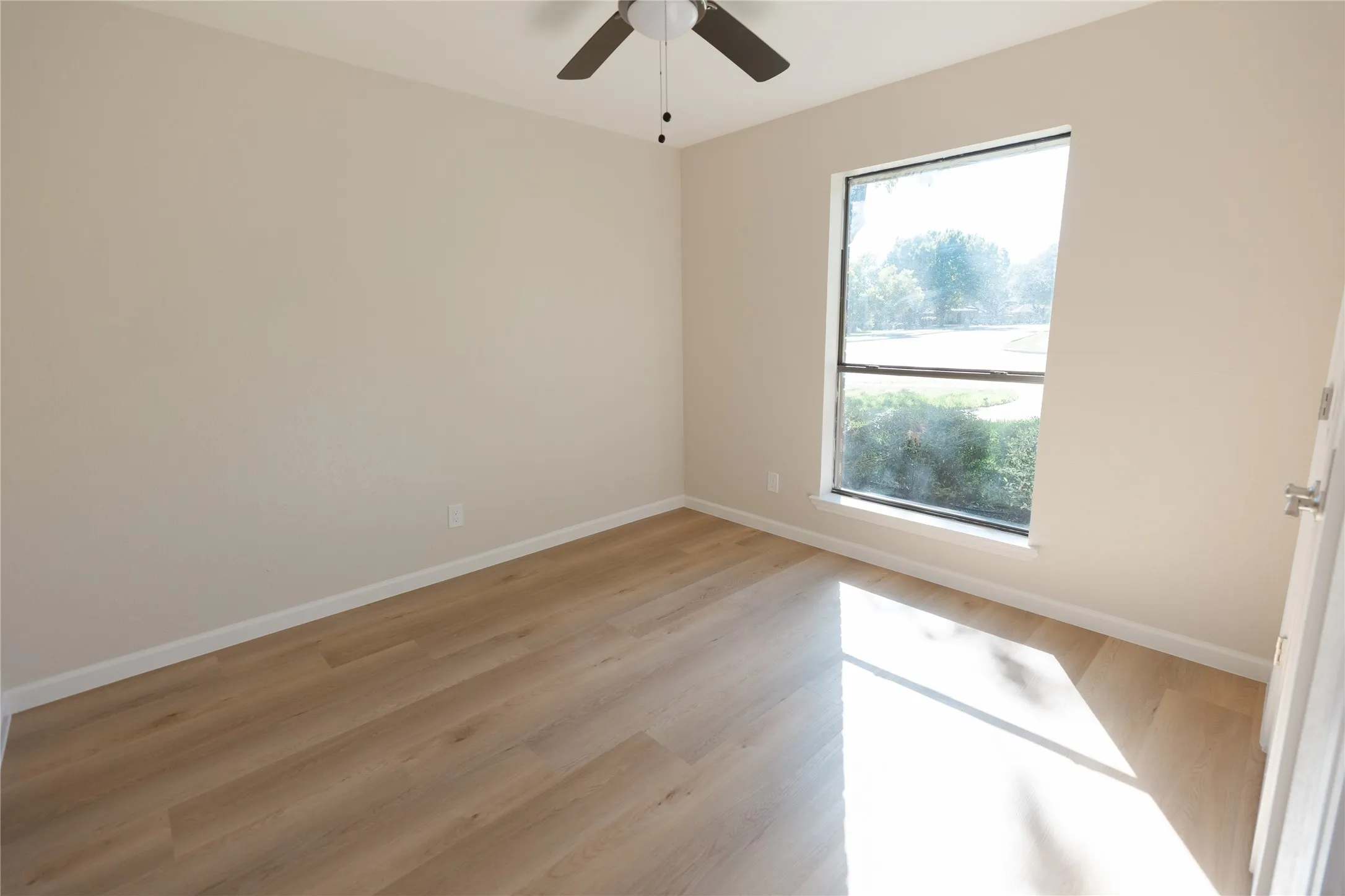 Single Family Residence For Sale in Dallas County , 193 Simmons Drive, Coppell, Texas 75019, 3 Bedroom, 2 Bathroom, 2 Garage spaces, 1,855 Sqft, built in 1983, mls#21376366, Real Estate Agent in Coppell, Homes For Sale in Dallas county, Homes For Sale in Coppell, Realtor in Coppell Texas, Real Estate Brokerage Independent Realty Texas, Luminita Cordes Realtor