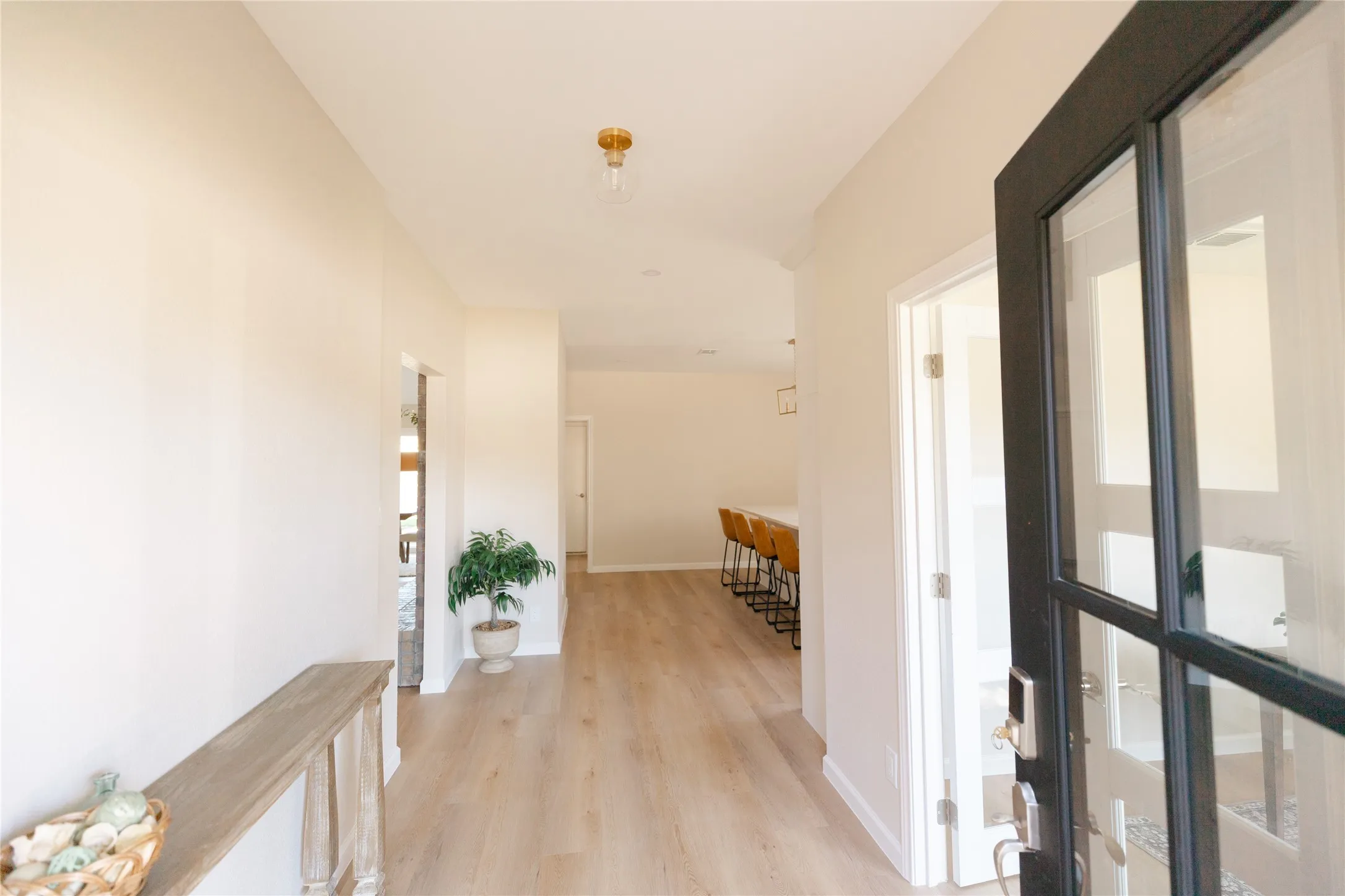 Single Family Residence For Sale in Dallas County , 193 Simmons Drive, Coppell, Texas 75019, 3 Bedroom, 2 Bathroom, 2 Garage spaces, 1,855 Sqft, built in 1983, mls#21376366, Real Estate Agent in Coppell, Homes For Sale in Dallas county, Homes For Sale in Coppell, Realtor in Coppell Texas, Real Estate Brokerage Independent Realty Texas, Luminita Cordes Realtor