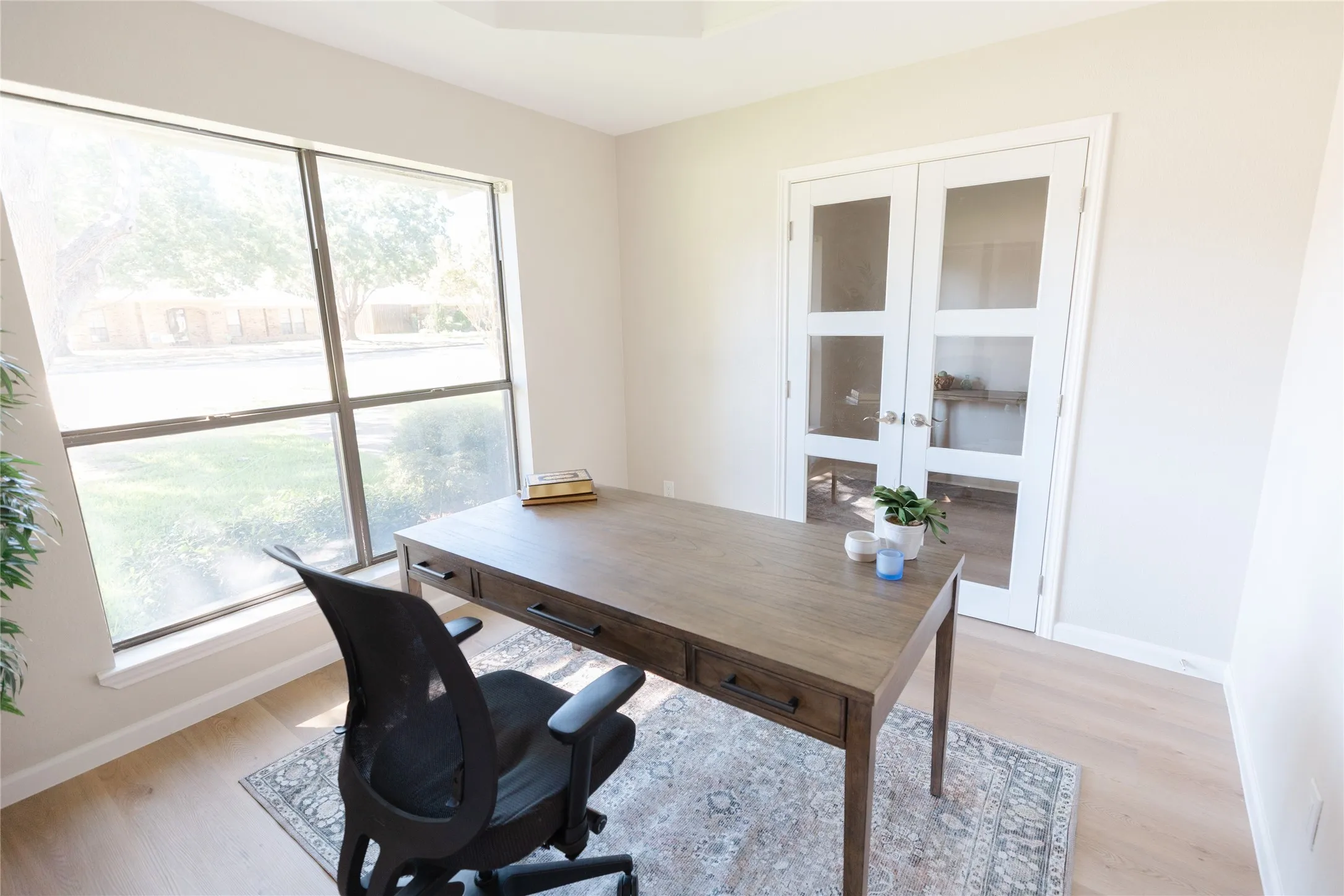 Single Family Residence For Sale in Dallas County , 193 Simmons Drive, Coppell, Texas 75019, 3 Bedroom, 2 Bathroom, 2 Garage spaces, 1,855 Sqft, built in 1983, mls#21376366, Real Estate Agent in Coppell, Homes For Sale in Dallas county, Homes For Sale in Coppell, Realtor in Coppell Texas, Real Estate Brokerage Independent Realty Texas, Luminita Cordes Realtor