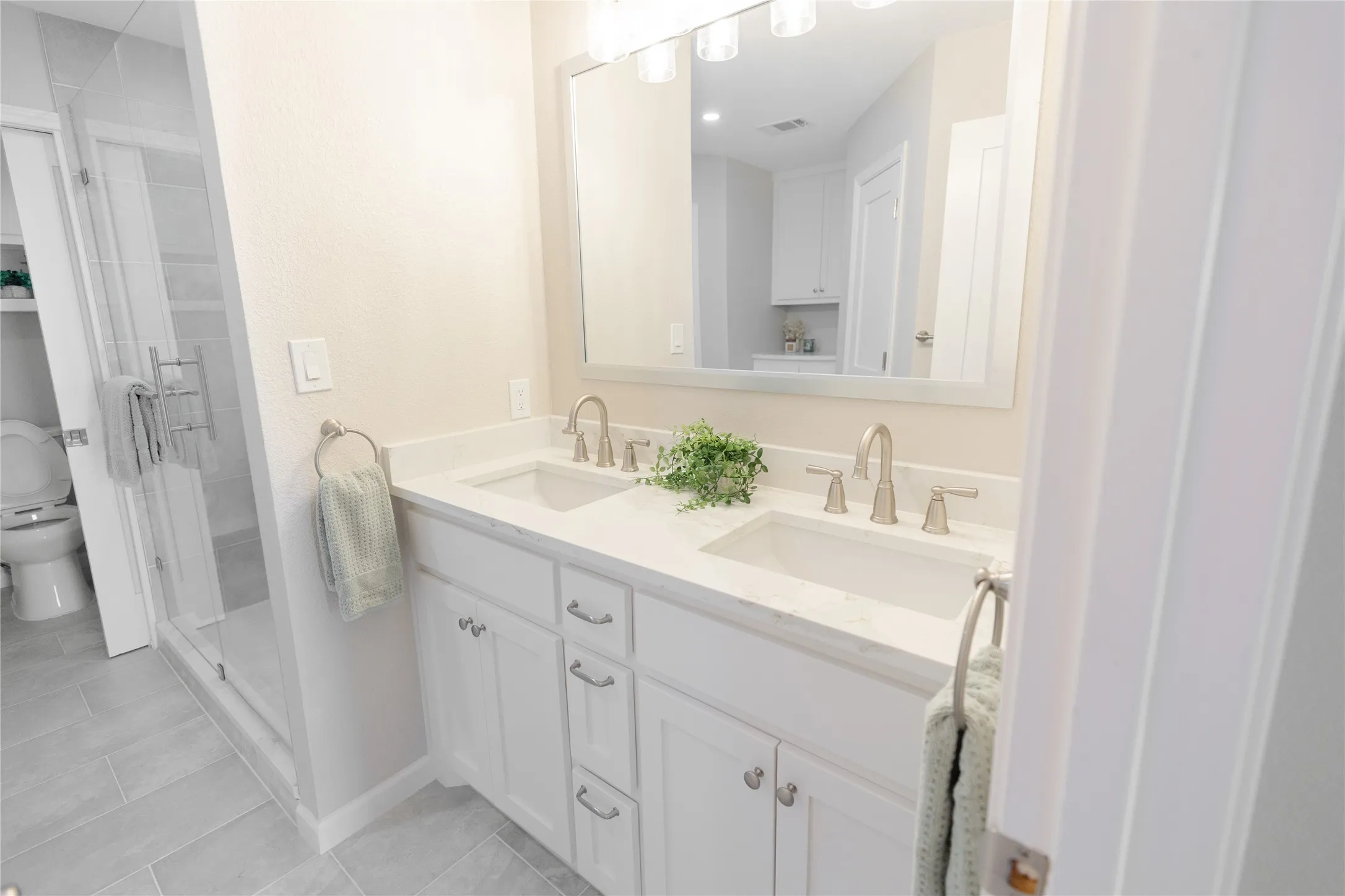 Single Family Residence For Sale in Dallas County , 193 Simmons Drive, Coppell, Texas 75019, 3 Bedroom, 2 Bathroom, 2 Garage spaces, 1,855 Sqft, built in 1983, mls#21376366, Real Estate Agent in Coppell, Homes For Sale in Dallas county, Homes For Sale in Coppell, Realtor in Coppell Texas, Real Estate Brokerage Independent Realty Texas, Luminita Cordes Realtor