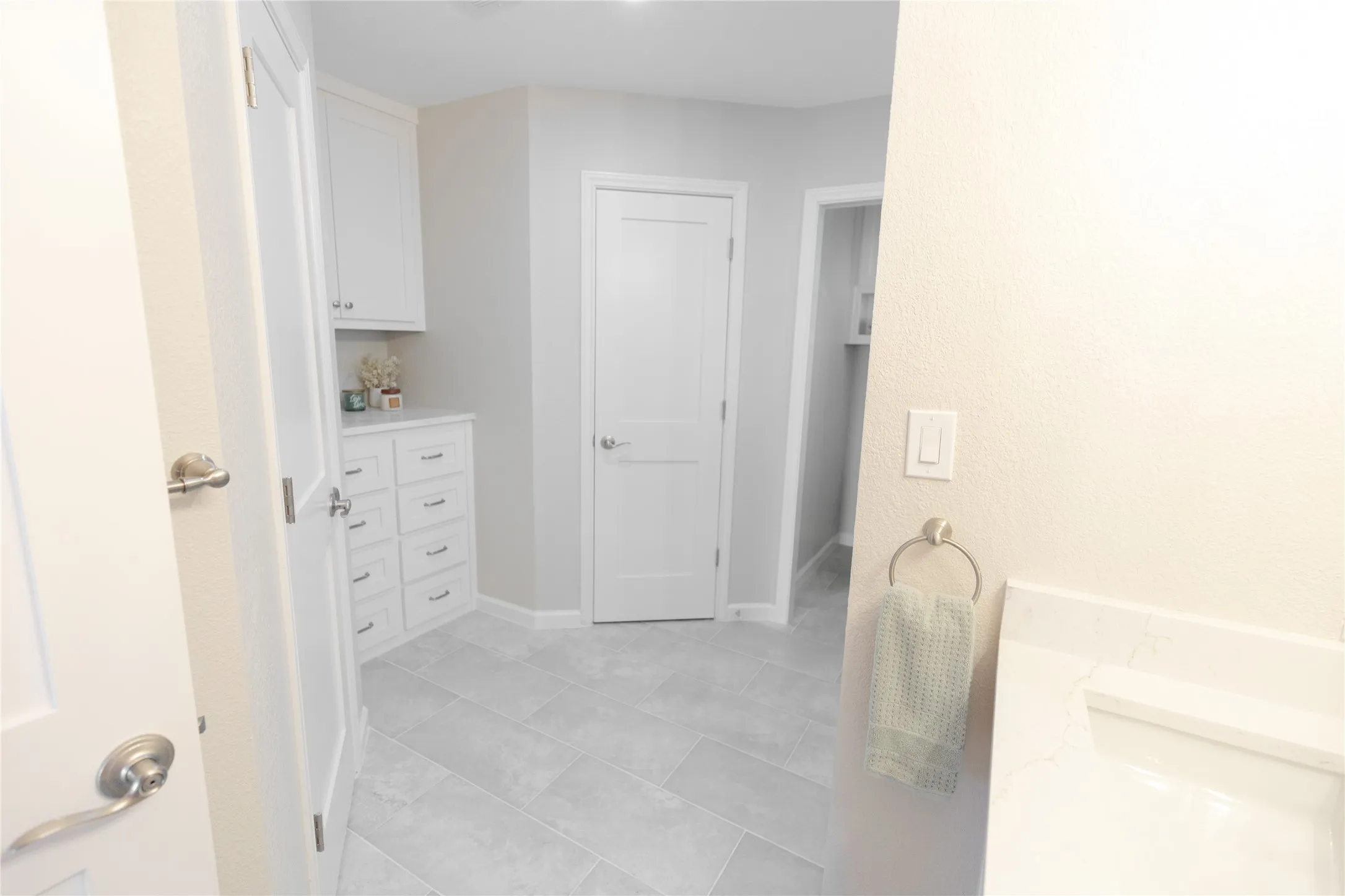 Single Family Residence For Sale in Dallas County , 193 Simmons Drive, Coppell, Texas 75019, 3 Bedroom, 2 Bathroom, 2 Garage spaces, 1,855 Sqft, built in 1983, mls#21376366, Real Estate Agent in Coppell, Homes For Sale in Dallas county, Homes For Sale in Coppell, Realtor in Coppell Texas, Real Estate Brokerage Independent Realty Texas, Luminita Cordes Realtor