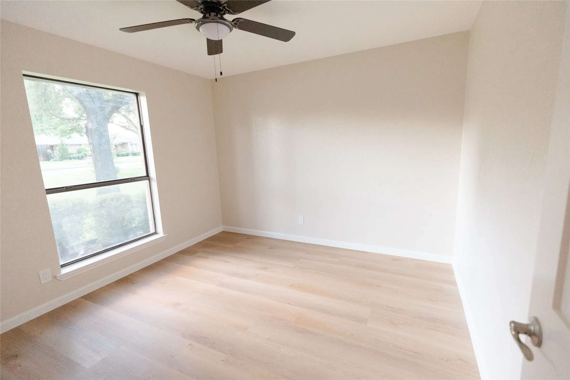 Single Family Residence For Sale in Dallas County , 193 Simmons Drive, Coppell, Texas 75019, 3 Bedroom, 2 Bathroom, 2 Garage spaces, 1,855 Sqft, built in 1983, mls#21376366, Real Estate Agent in Coppell, Homes For Sale in Dallas county, Homes For Sale in Coppell, Realtor in Coppell Texas, Real Estate Brokerage Independent Realty Texas, Luminita Cordes Realtor