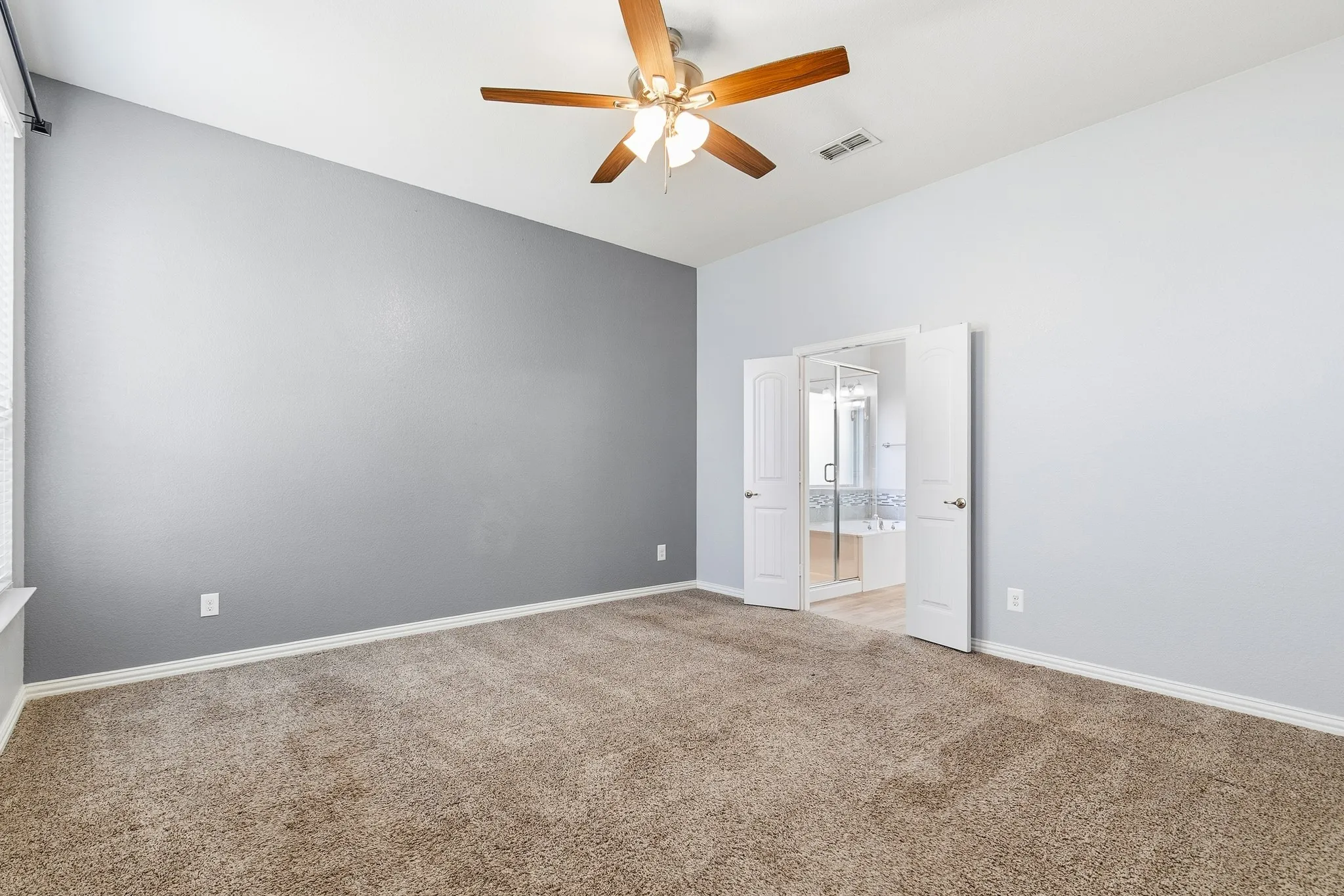 Single Family Residence For Sale in Tarrant County , 9921 Tule Lake Road, Fort Worth, Texas 76177, 4 Bedroom, 4 Bathroom, 2 Garage spaces, 3,233 Sqft, built in 2017, mls#21376766, Real Estate Agent in Fort Worth, Homes For Sale in Tarrant county, Homes For Sale in Fort Worth, Realtor in Fort Worth Texas, Real Estate Brokerage Independent Realty Texas, Luminita Cordes Realtor