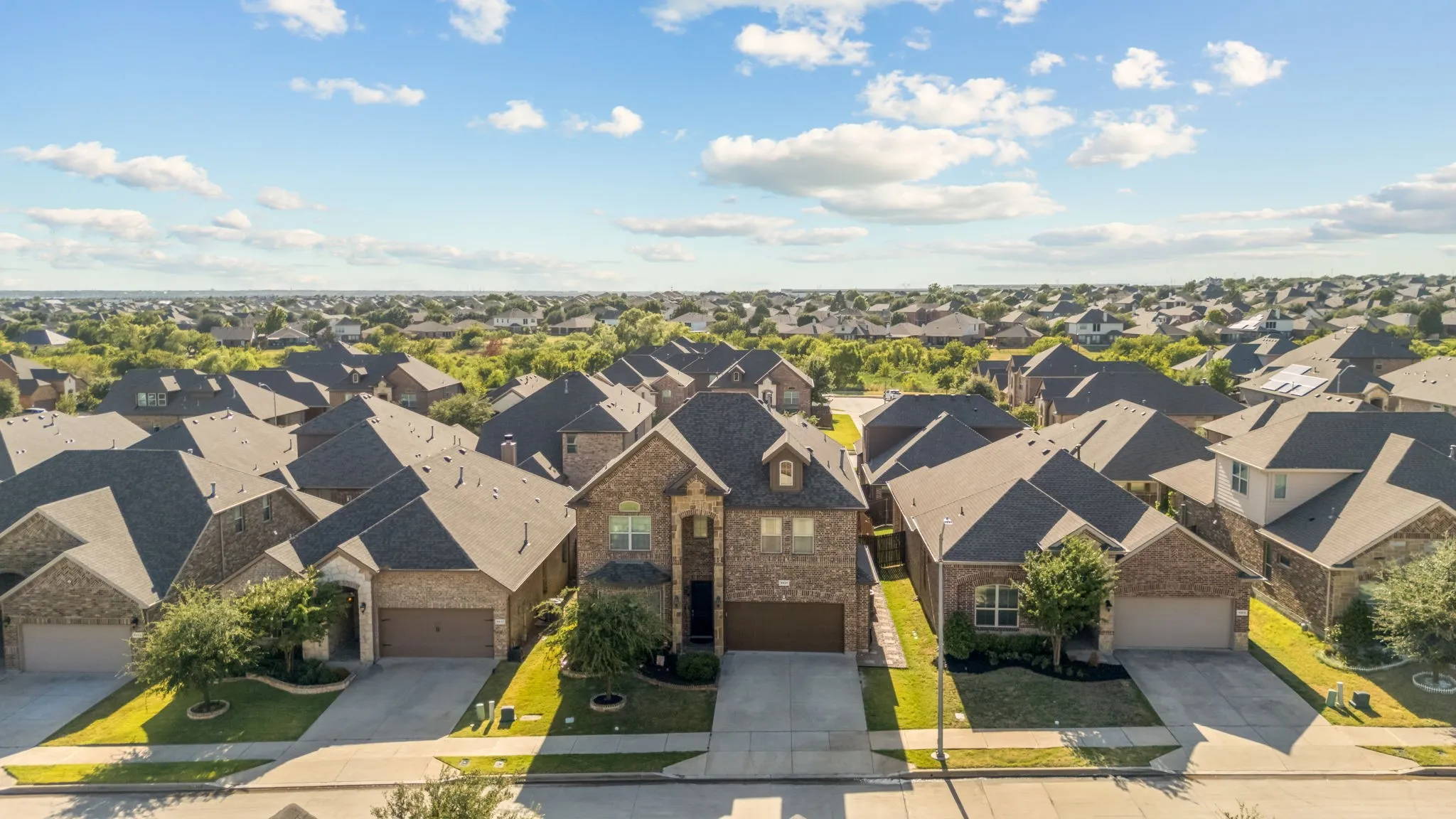 Single Family Residence For Sale in Tarrant County , 9921 Tule Lake Road, Fort Worth, Texas 76177, 4 Bedroom, 4 Bathroom, 2 Garage spaces, 3,233 Sqft, built in 2017, mls#21376766, Real Estate Agent in Fort Worth, Homes For Sale in Tarrant county, Homes For Sale in Fort Worth, Realtor in Fort Worth Texas, Real Estate Brokerage Independent Realty Texas, Luminita Cordes Realtor