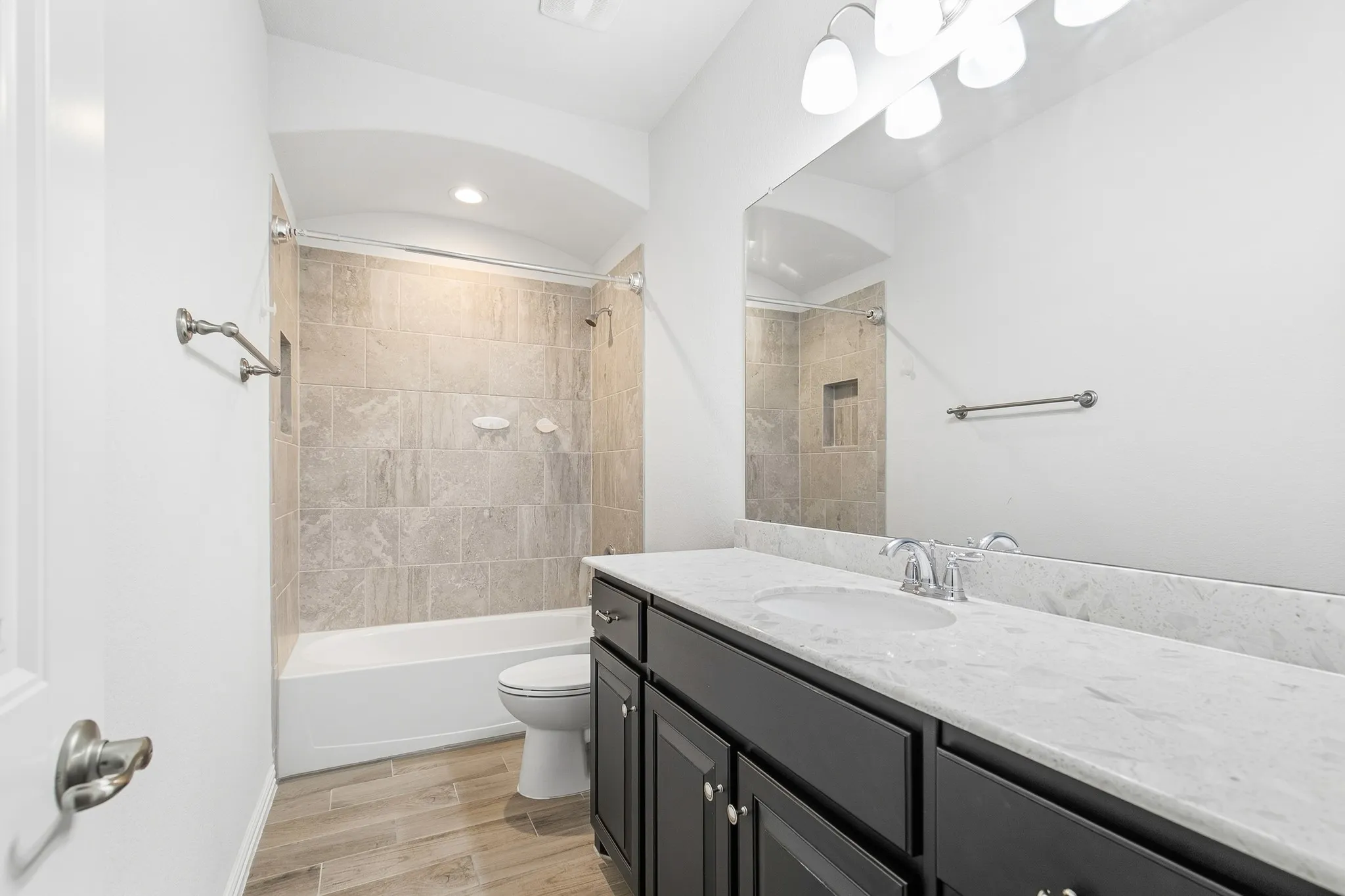En-suite bath
