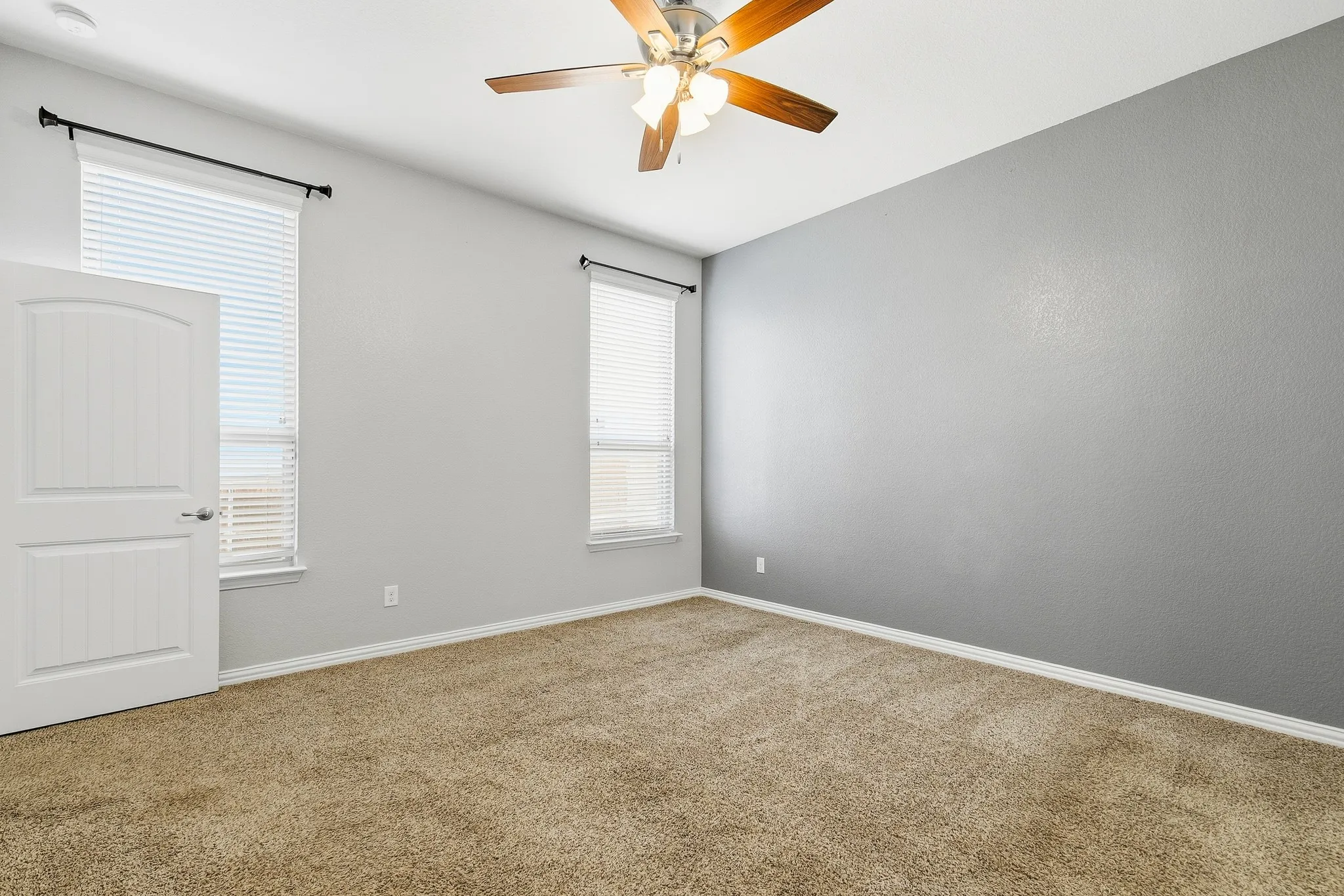 Single Family Residence For Sale in Tarrant County , 9921 Tule Lake Road, Fort Worth, Texas 76177, 4 Bedroom, 4 Bathroom, 2 Garage spaces, 3,233 Sqft, built in 2017, mls#21376766, Real Estate Agent in Fort Worth, Homes For Sale in Tarrant county, Homes For Sale in Fort Worth, Realtor in Fort Worth Texas, Real Estate Brokerage Independent Realty Texas, Luminita Cordes Realtor