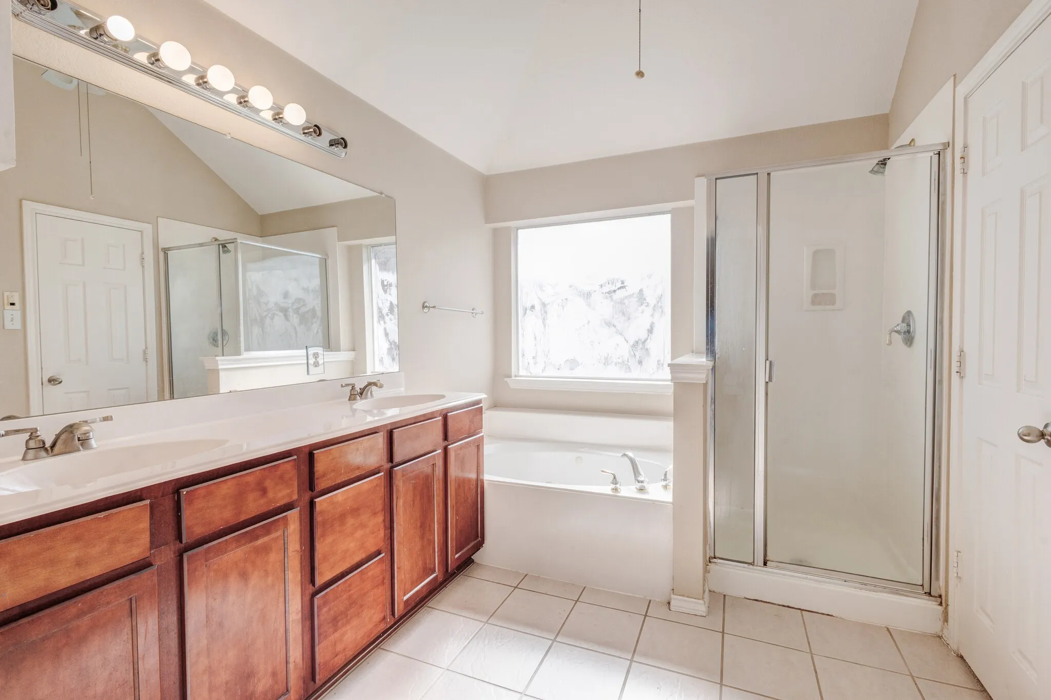Single Family Residence For Rent in Collin County , 3200 Edgebrook Court, Wylie, Texas 75098, 4 Bedroom, 2 Bathroom, 2 Garage spaces, 2,200 Sqft, built in 2002, mls#21374202, Real Estate Agent in Wylie, Homes For Rent in Collin county, Homes For Rent in Wylie, Realtor in Wylie Texas, Real Estate Brokerage Independent Realty Texas, Luminita Cordes Realtor