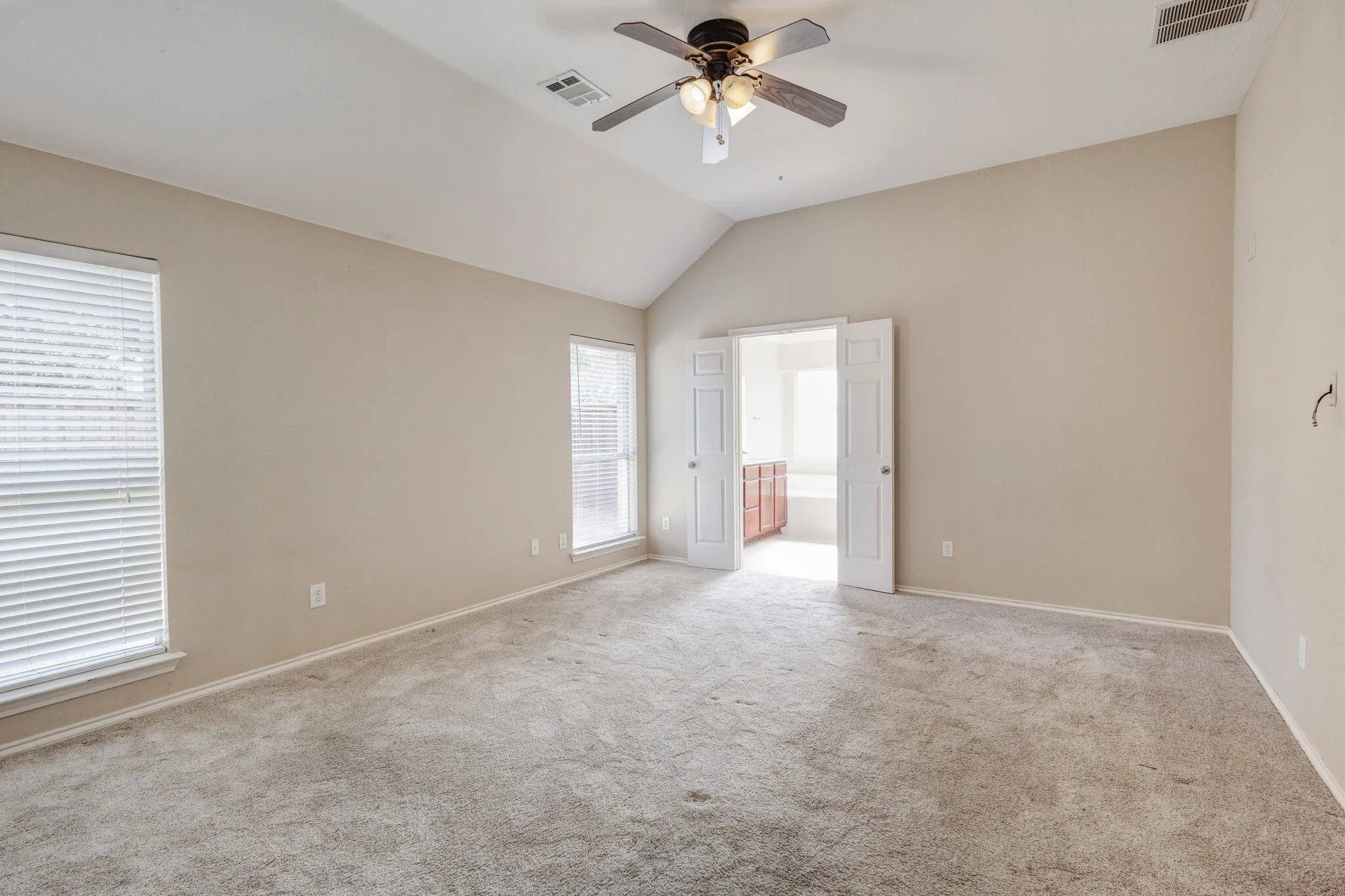Single Family Residence For Rent in Collin County , 3200 Edgebrook Court, Wylie, Texas 75098, 4 Bedroom, 2 Bathroom, 2 Garage spaces, 2,200 Sqft, built in 2002, mls#21374202, Real Estate Agent in Wylie, Homes For Rent in Collin county, Homes For Rent in Wylie, Realtor in Wylie Texas, Real Estate Brokerage Independent Realty Texas, Luminita Cordes Realtor