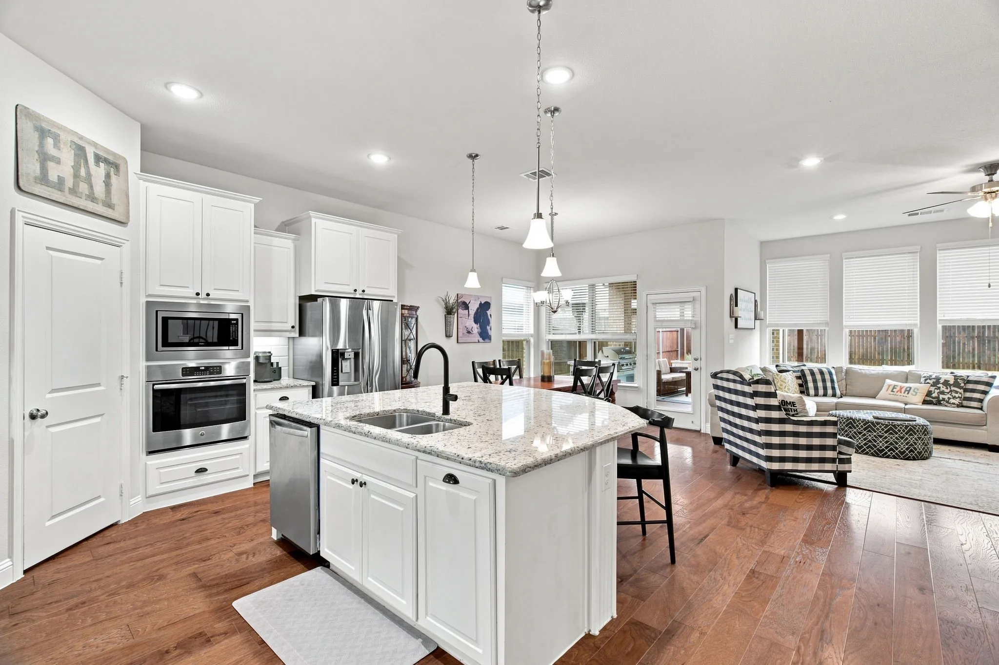 Single Family Residence For Sale in Collin County , 3525 Charleston Drive, Melissa, Texas 75454, 4 Bedroom, 3 Bathroom, 2 Garage spaces, 2,796 Sqft, built in 2018, mls#21377523, Real Estate Agent in Melissa, Homes For Sale in Collin county, Homes For Sale in Melissa, Realtor in Melissa Texas, Real Estate Brokerage Independent Realty Texas, Luminita Cordes Realtor