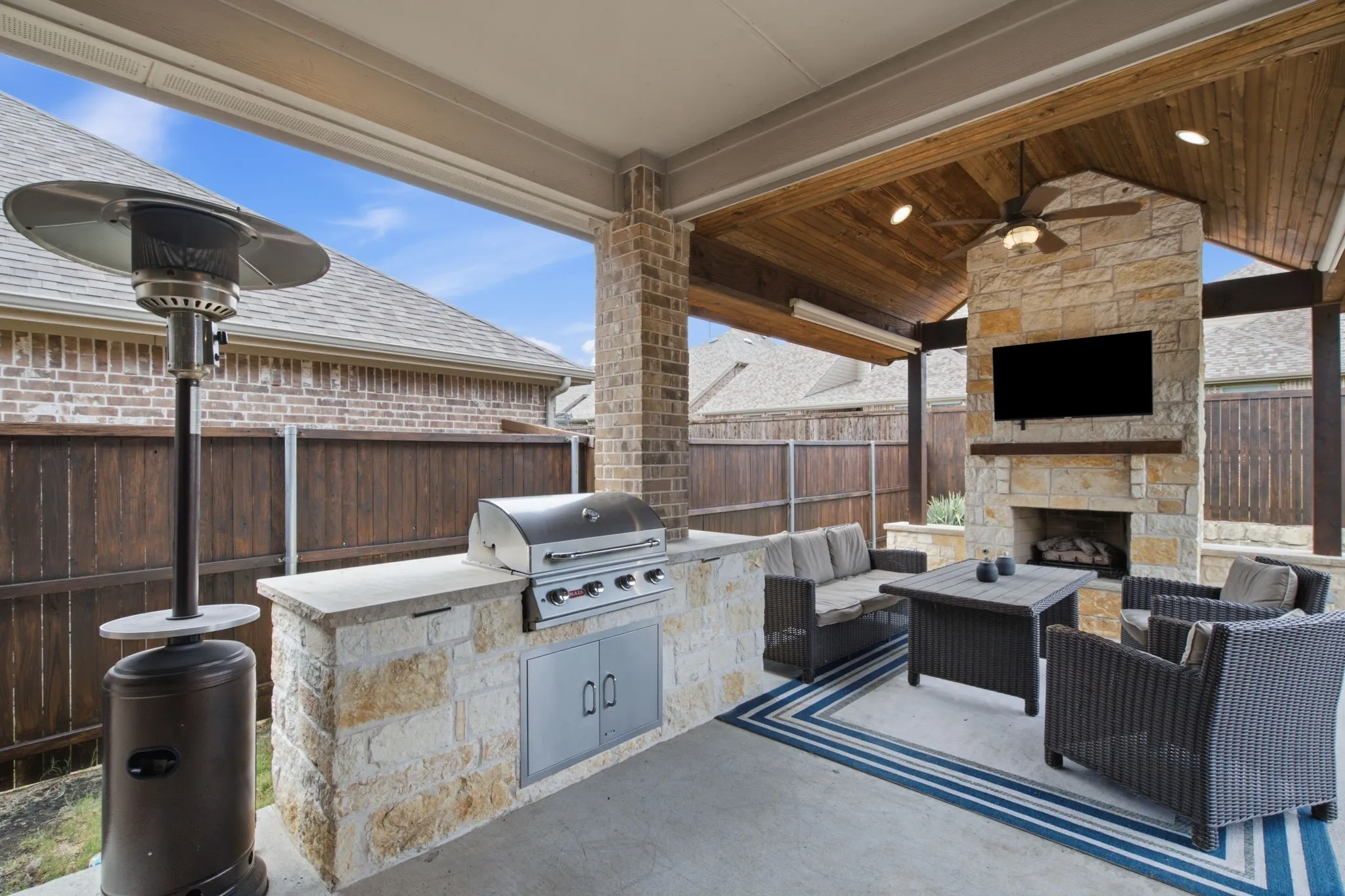 Single Family Residence For Sale in Collin County , 3525 Charleston Drive, Melissa, Texas 75454, 4 Bedroom, 3 Bathroom, 2 Garage spaces, 2,796 Sqft, built in 2018, mls#21377523, Real Estate Agent in Melissa, Homes For Sale in Collin county, Homes For Sale in Melissa, Realtor in Melissa Texas, Real Estate Brokerage Independent Realty Texas, Luminita Cordes Realtor