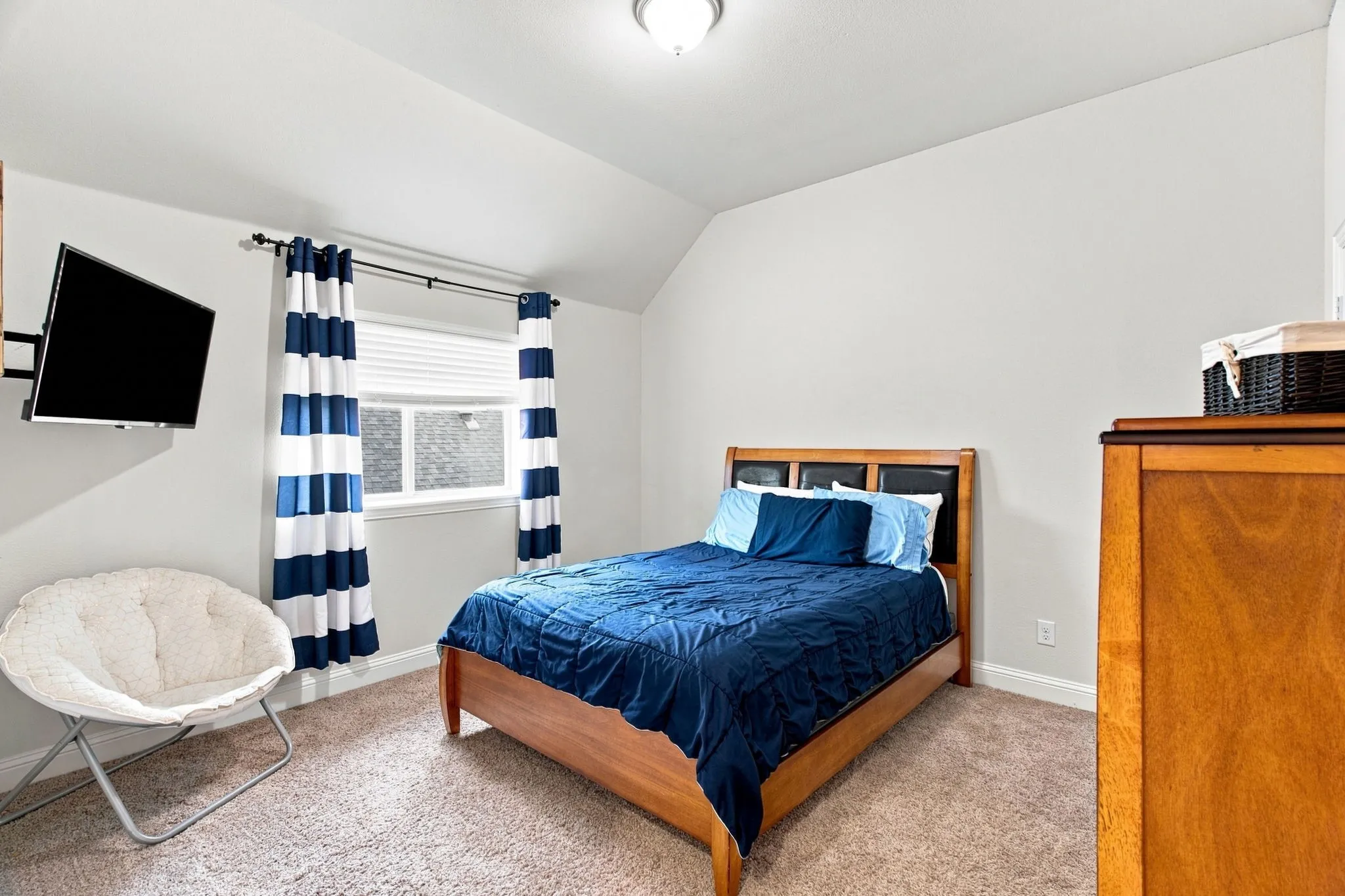 Single Family Residence For Sale in Collin County , 3525 Charleston Drive, Melissa, Texas 75454, 4 Bedroom, 3 Bathroom, 2 Garage spaces, 2,796 Sqft, built in 2018, mls#21377523, Real Estate Agent in Melissa, Homes For Sale in Collin county, Homes For Sale in Melissa, Realtor in Melissa Texas, Real Estate Brokerage Independent Realty Texas, Luminita Cordes Realtor