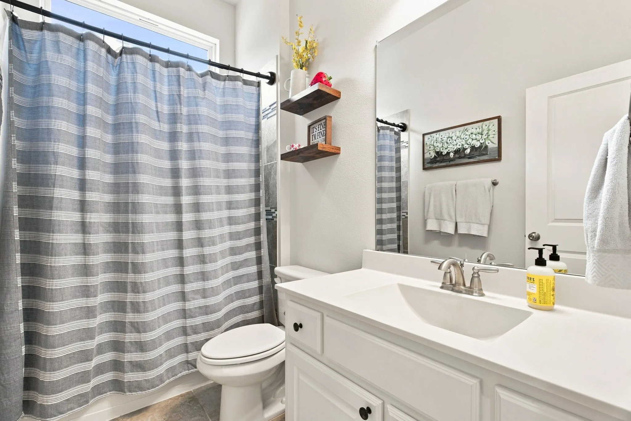 Single Family Residence For Sale in Collin County , 3525 Charleston Drive, Melissa, Texas 75454, 4 Bedroom, 3 Bathroom, 2 Garage spaces, 2,796 Sqft, built in 2018, mls#21377523, Real Estate Agent in Melissa, Homes For Sale in Collin county, Homes For Sale in Melissa, Realtor in Melissa Texas, Real Estate Brokerage Independent Realty Texas, Luminita Cordes Realtor