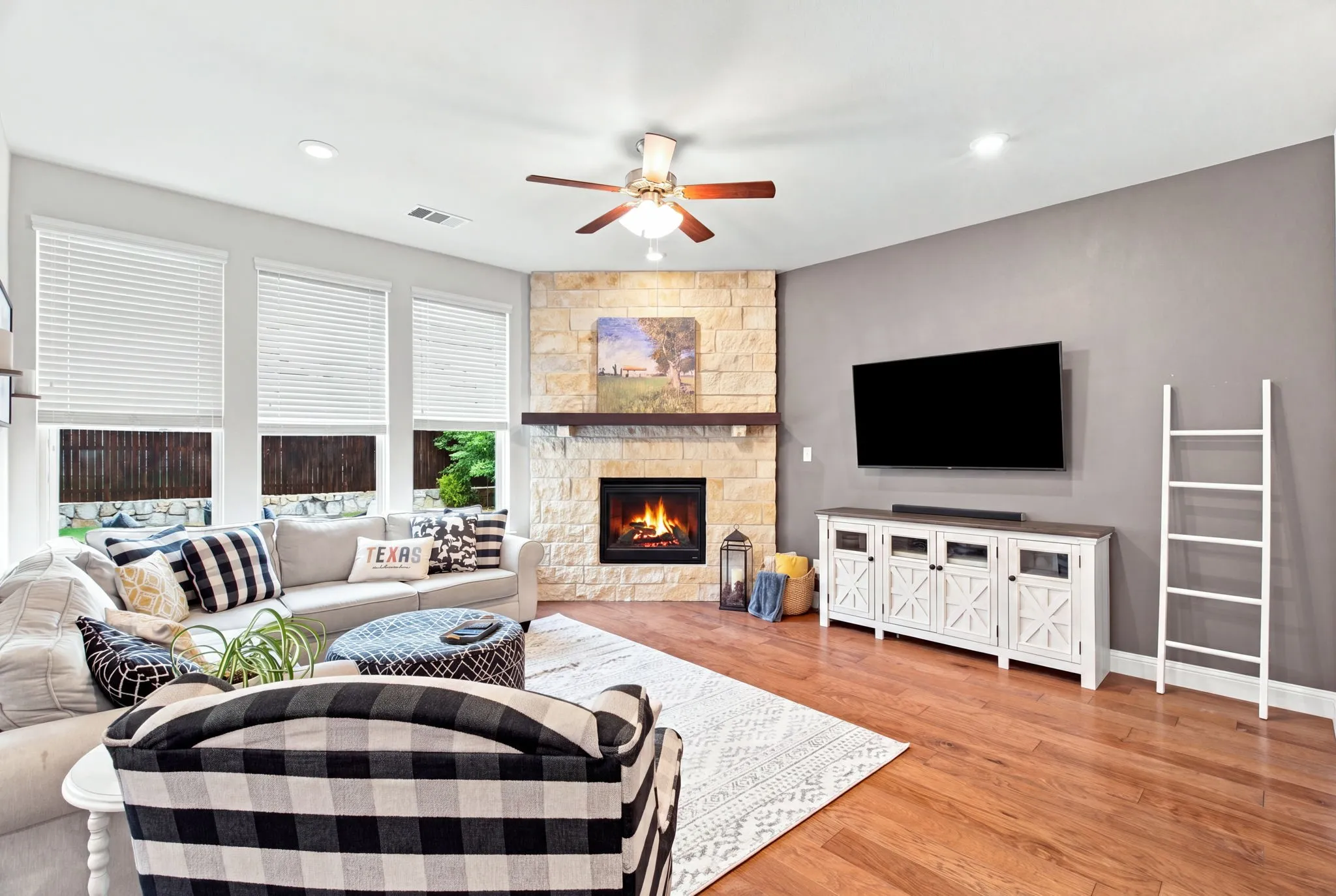 Single Family Residence For Sale in Collin County , 3525 Charleston Drive, Melissa, Texas 75454, 4 Bedroom, 3 Bathroom, 2 Garage spaces, 2,796 Sqft, built in 2018, mls#21377523, Real Estate Agent in Melissa, Homes For Sale in Collin county, Homes For Sale in Melissa, Realtor in Melissa Texas, Real Estate Brokerage Independent Realty Texas, Luminita Cordes Realtor