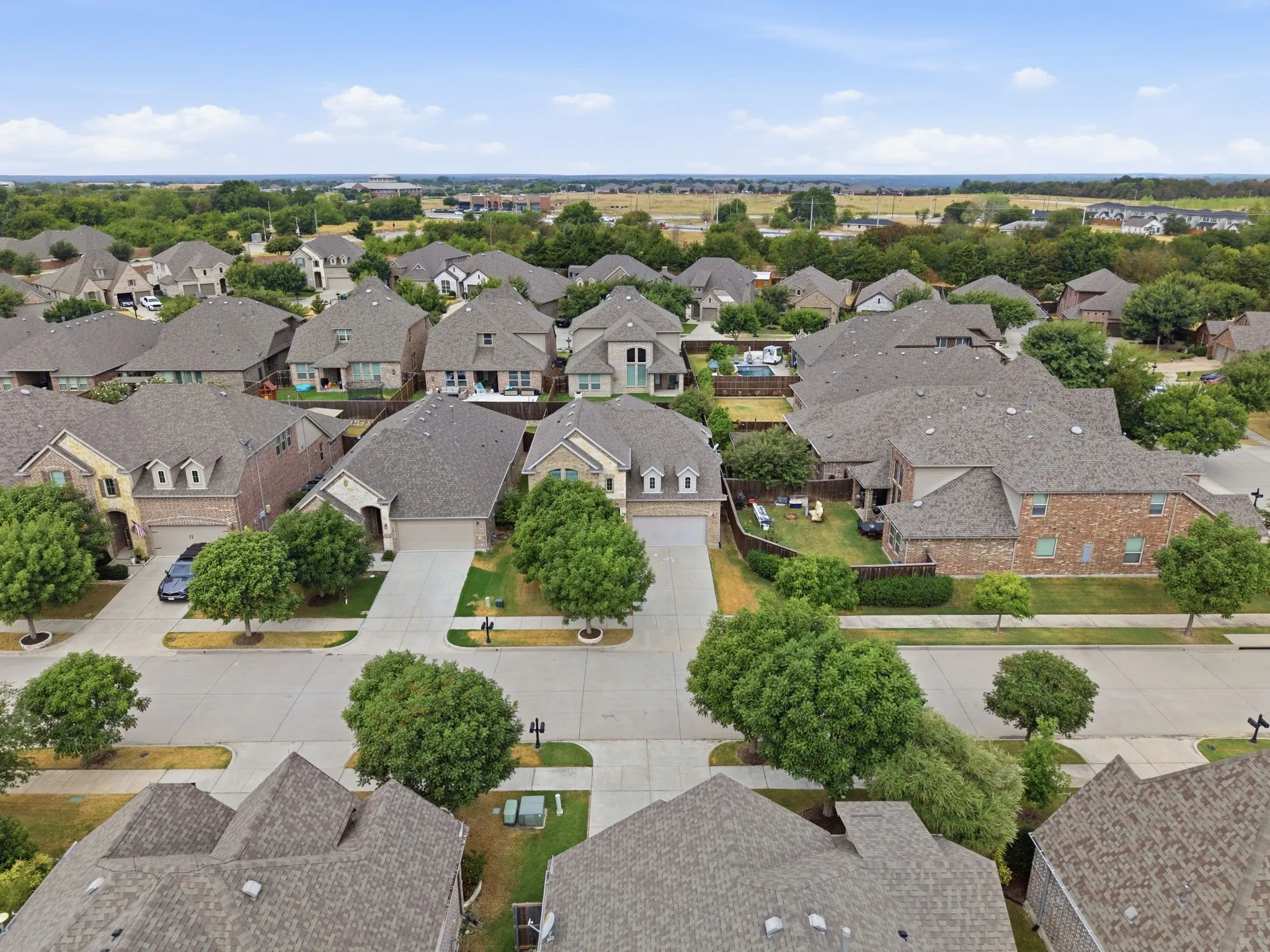 Single Family Residence For Sale in Collin County , 3525 Charleston Drive, Melissa, Texas 75454, 4 Bedroom, 3 Bathroom, 2 Garage spaces, 2,796 Sqft, built in 2018, mls#21377523, Real Estate Agent in Melissa, Homes For Sale in Collin county, Homes For Sale in Melissa, Realtor in Melissa Texas, Real Estate Brokerage Independent Realty Texas, Luminita Cordes Realtor