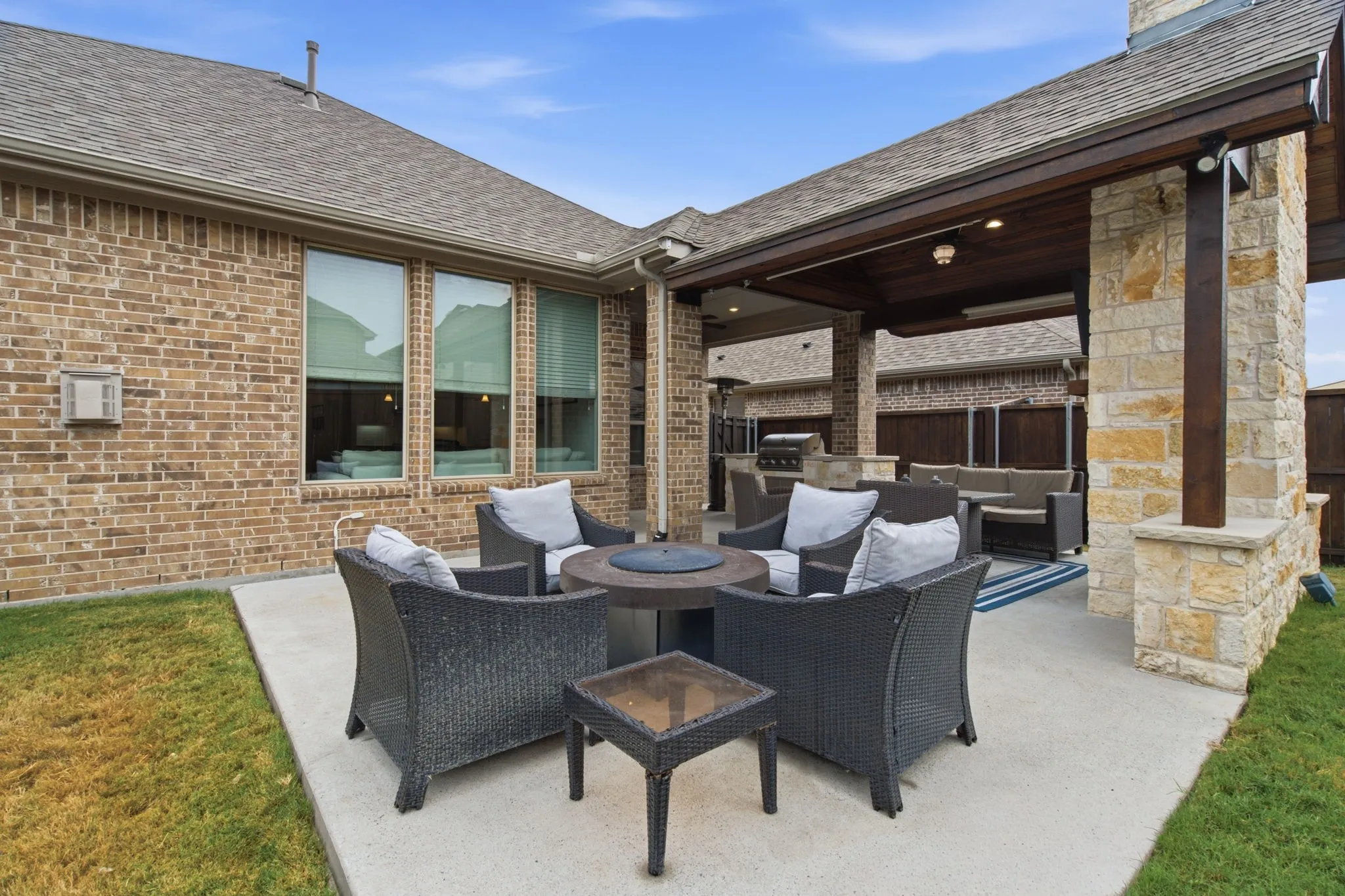 Single Family Residence For Sale in Collin County , 3525 Charleston Drive, Melissa, Texas 75454, 4 Bedroom, 3 Bathroom, 2 Garage spaces, 2,796 Sqft, built in 2018, mls#21377523, Real Estate Agent in Melissa, Homes For Sale in Collin county, Homes For Sale in Melissa, Realtor in Melissa Texas, Real Estate Brokerage Independent Realty Texas, Luminita Cordes Realtor