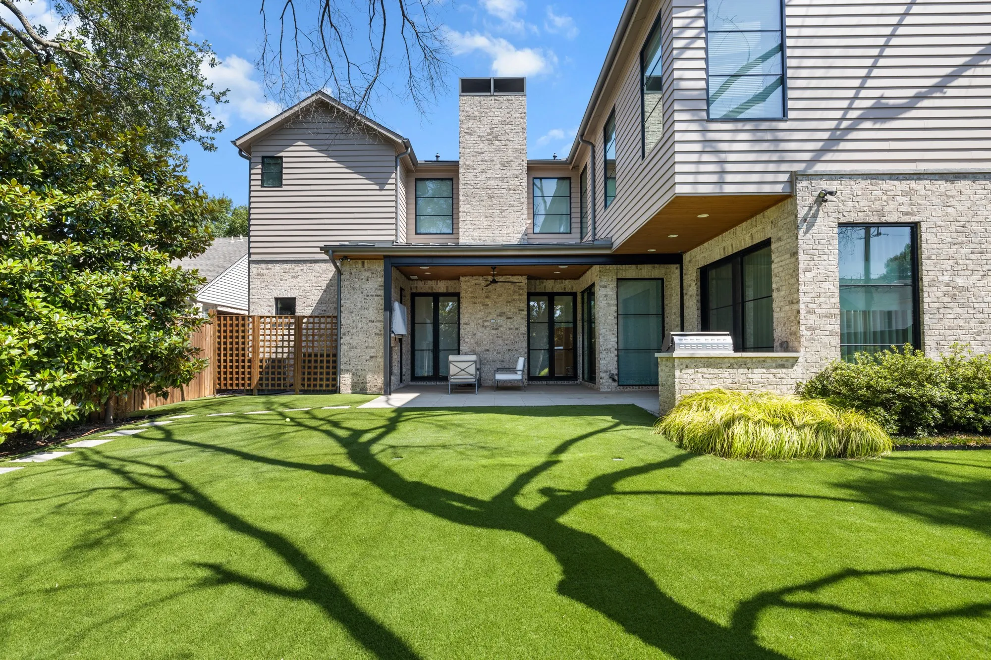 Single Family Residence For Sale in Dallas County , 6516 Kenwood Avenue, Dallas, Texas 75214, 5 Bedroom, 6 Bathroom, 2 Garage spaces, 5,306 Sqft, built in 2020, mls#21377041, Real Estate Agent in Dallas, Homes For Sale in Dallas county, Homes For Sale in Dallas, Realtor in Dallas Texas, Real Estate Brokerage Independent Realty Texas, Luminita Cordes Realtor