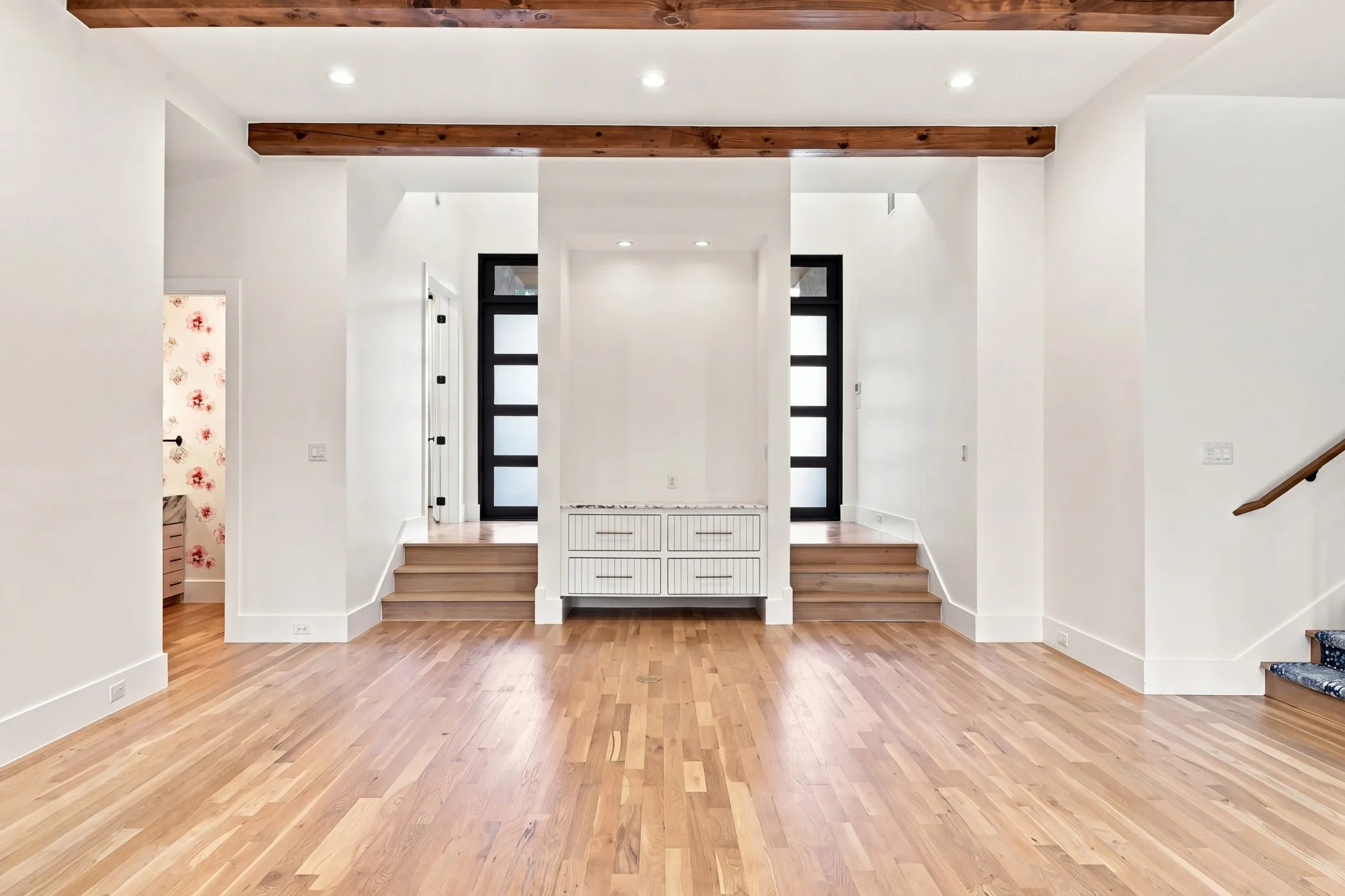 Single Family Residence For Sale in Dallas County , 6516 Kenwood Avenue, Dallas, Texas 75214, 5 Bedroom, 6 Bathroom, 2 Garage spaces, 5,306 Sqft, built in 2020, mls#21377041, Real Estate Agent in Dallas, Homes For Sale in Dallas county, Homes For Sale in Dallas, Realtor in Dallas Texas, Real Estate Brokerage Independent Realty Texas, Luminita Cordes Realtor