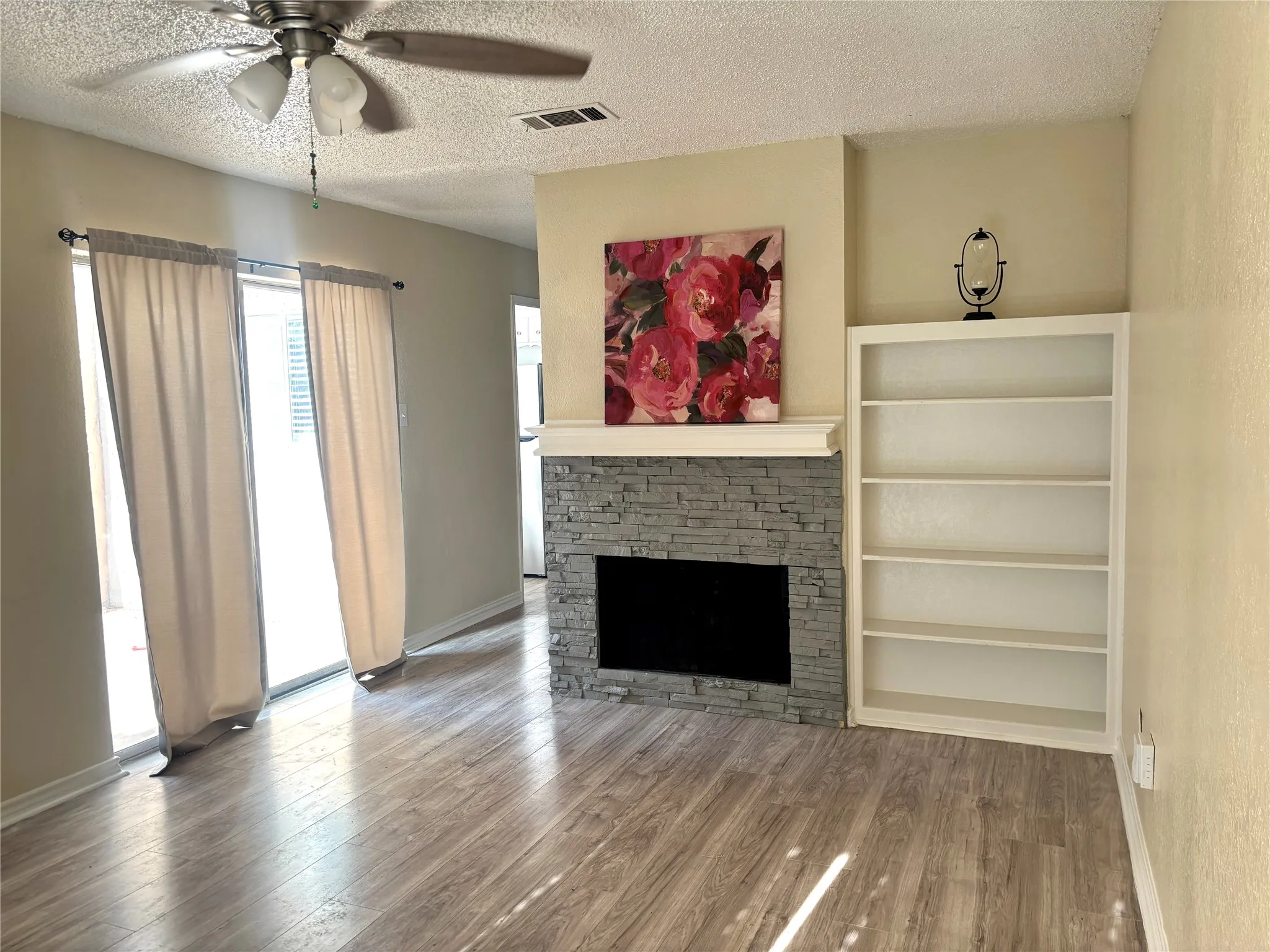 Duplex For Rent in Tarrant County , 2760 Parkchester Drive, Arlington, Texas 76015, 2 Bedroom, 2 Bathroom, 2 Garage spaces, 1,361 Sqft, built in 1979, mls#21377236, Real Estate Agent in Arlington, Homes For Rent in Tarrant county, Homes For Rent in Arlington, Realtor in Arlington Texas, Real Estate Brokerage Independent Realty Texas, Luminita Cordes Realtor