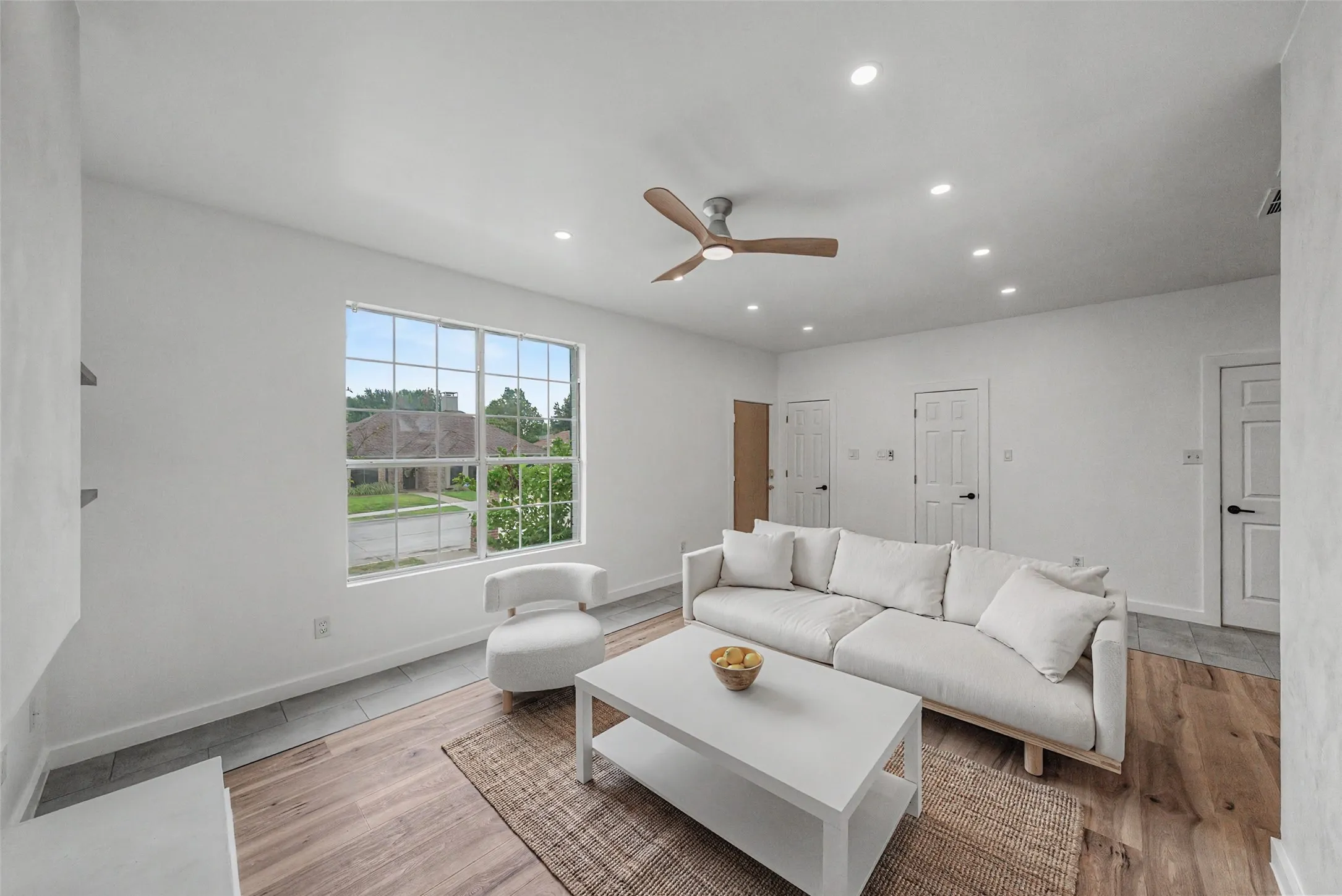 Single Family Residence For Sale in Denton County , 802 Azalia Drive, Lewisville, Texas 75067, 3 Bedroom, 3 Bathroom, 2 Garage spaces, 1,897 Sqft, built in 1992, mls#21378075, Real Estate Agent in Lewisville, Homes For Sale in Denton county, Homes For Sale in Lewisville, Realtor in Lewisville Texas, Real Estate Brokerage Independent Realty Texas, Luminita Cordes Realtor