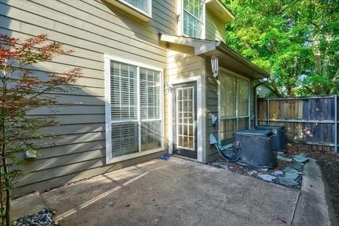 Townhouse For Sale in Dallas County , 8417 Towneship Lane, Dallas, Texas 75243, 3 Bedroom, 3 Bathroom, 2 Garage spaces, 2,124 Sqft, built in 1993, mls#21378274, Real Estate Agent in Dallas, Homes For Sale in Dallas county, Homes For Sale in Dallas, Realtor in Dallas Texas, Real Estate Brokerage Independent Realty Texas, Luminita Cordes Realtor