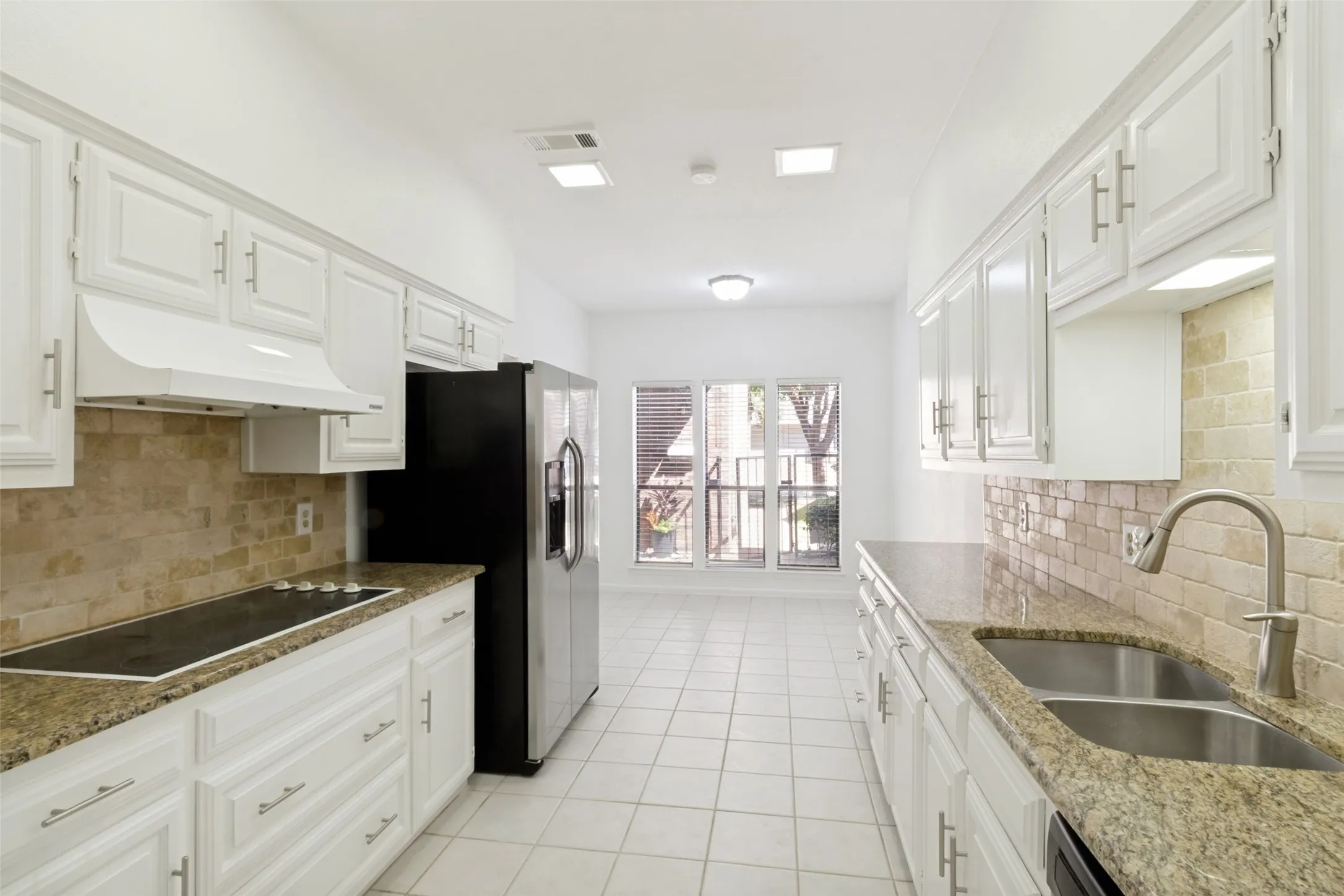 12250 Montego Plaza, Dallas, TX  75230 - www.12250MontegoPlaza.com