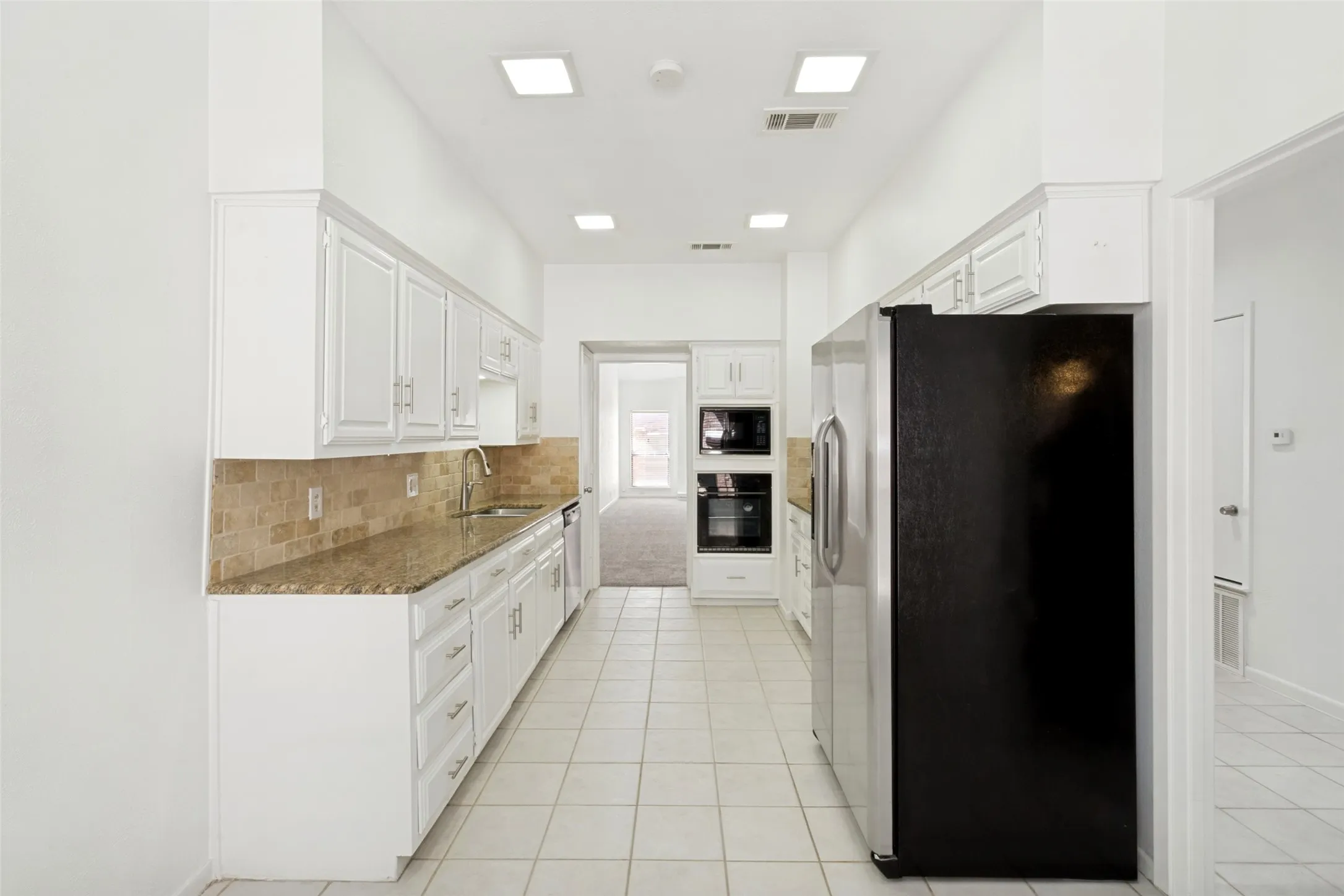 12250 Montego Plaza, Dallas, TX  75230 - www.12250MontegoPlaza.com
