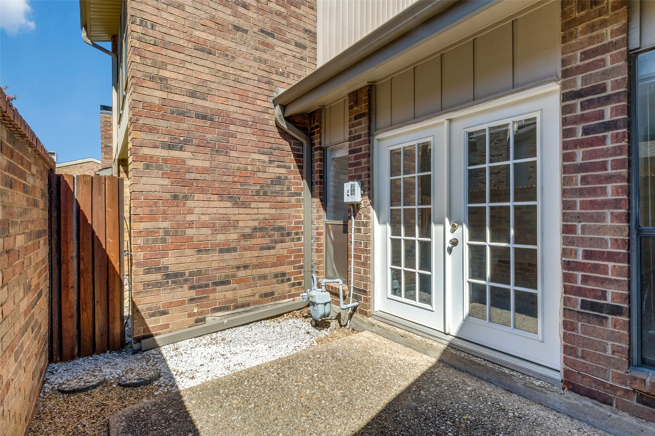 12250 Montego Plaza, Dallas, TX  75230 - www.12250MontegoPlaza.com