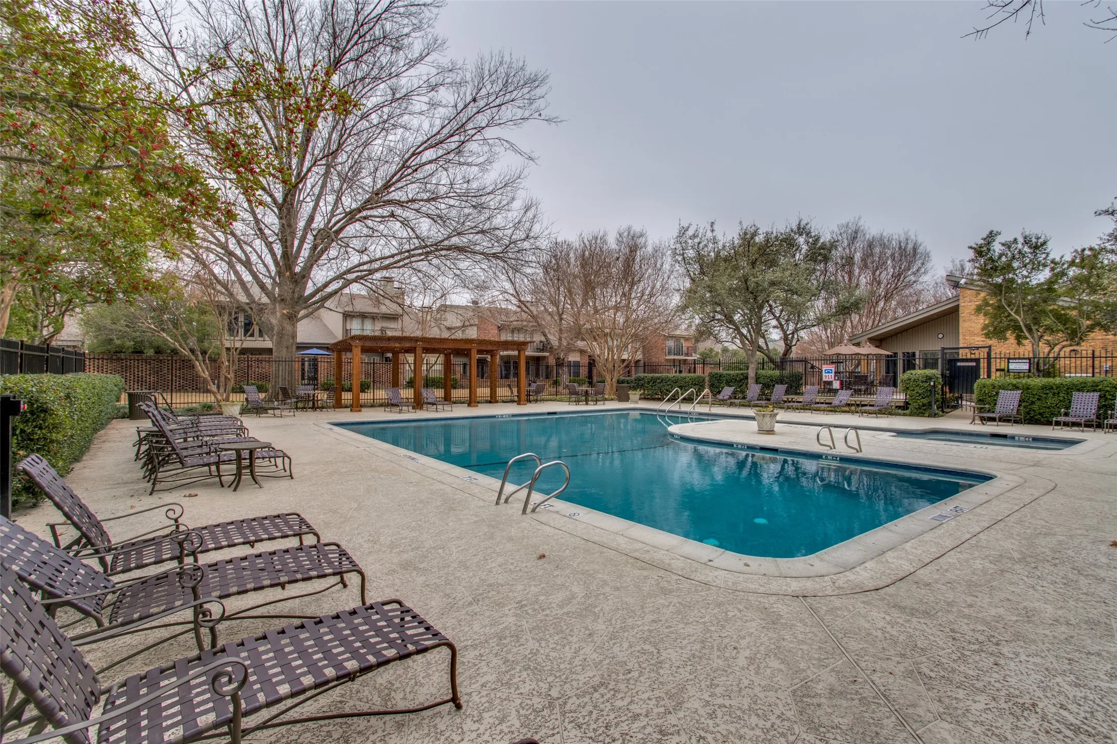 12250 Montego Plaza, Dallas, TX  75230 - www.12250MontegoPlaza.com