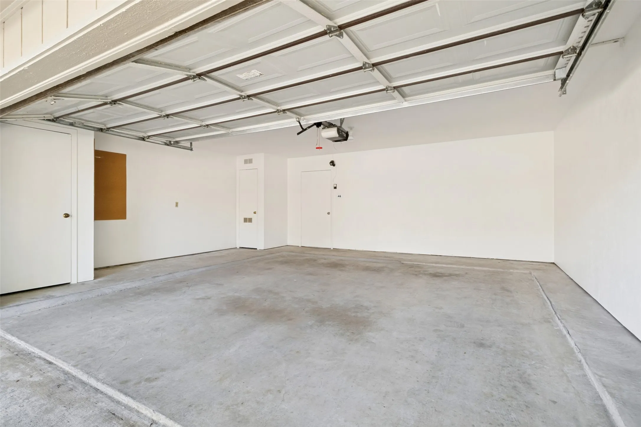 12250 Montego Plaza, Dallas, TX  75230 - www.12250MontegoPlaza.com