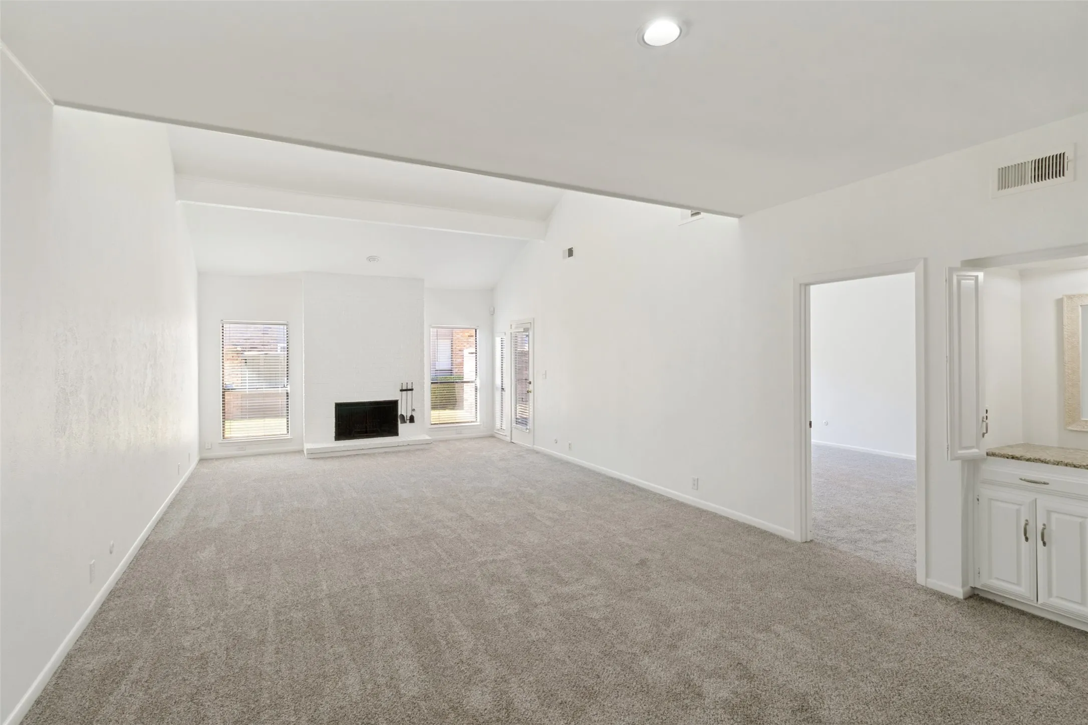 12250 Montego Plaza, Dallas, TX  75230 - www.12250MontegoPlaza.com